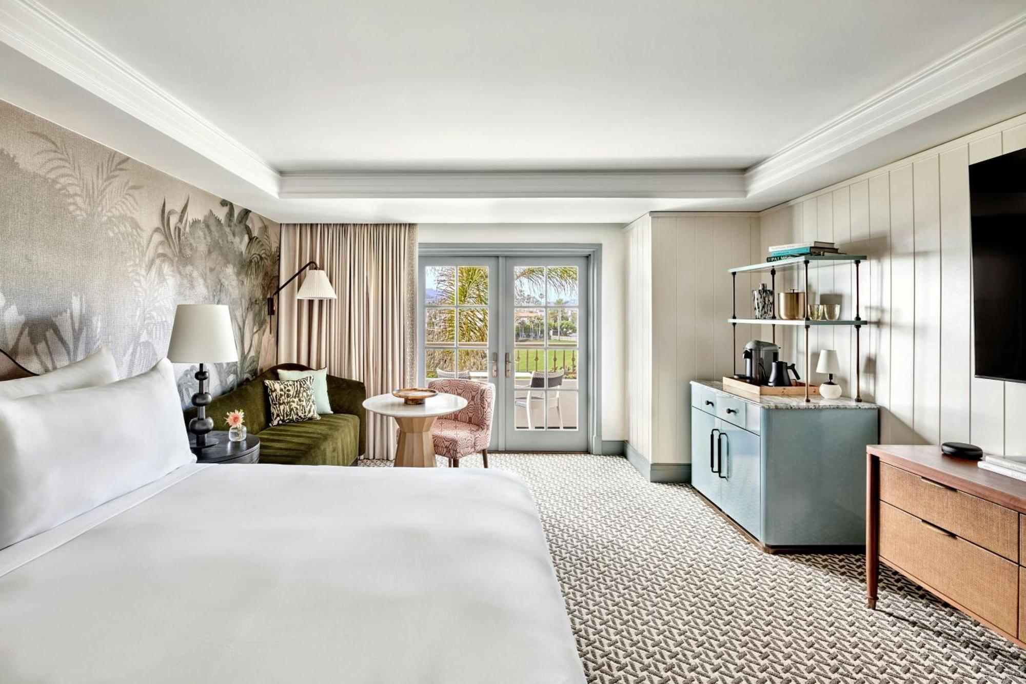 King or Double Room with Coastline View