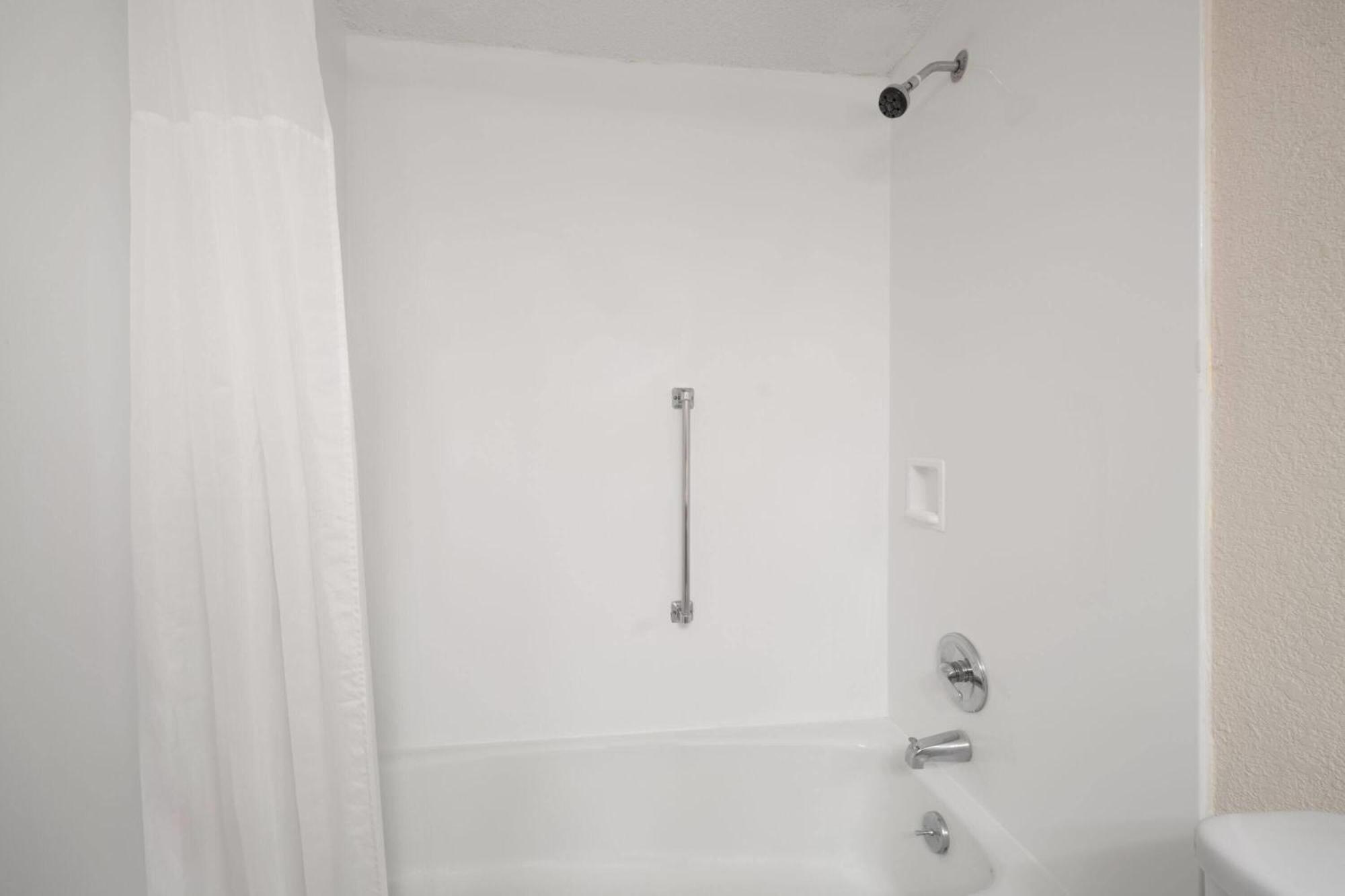 One-Bedroom Suite with Two Queen Beds and Kitchenette - Non-Smoking