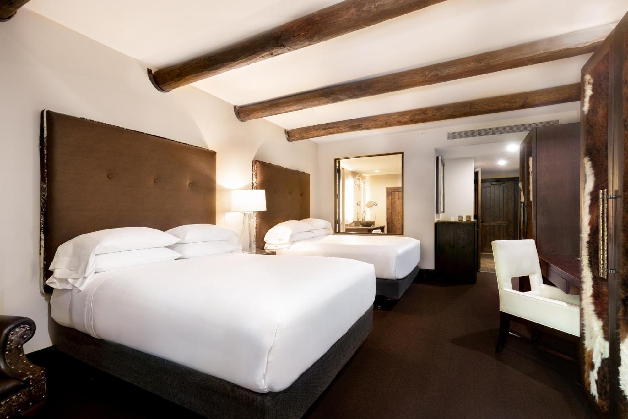 Standard Queen Room