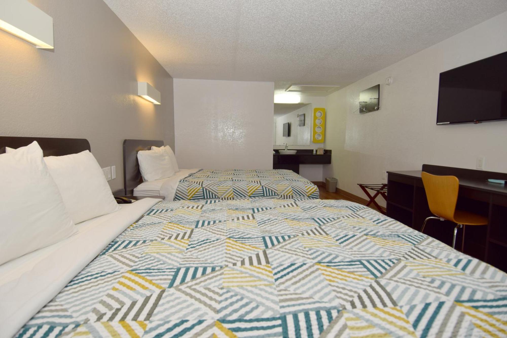 Queen Room with Two Queen Beds - Non-Smoking