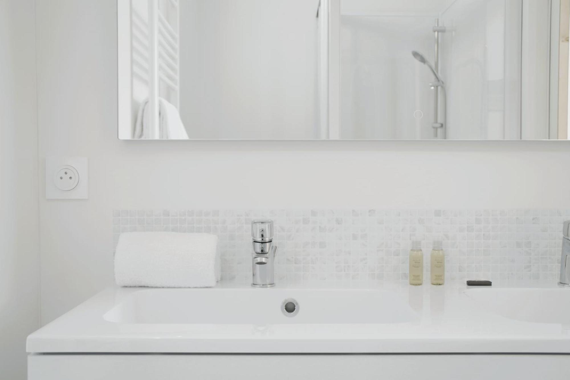 Chambre Lit Queen-Size - Vue sur Mer