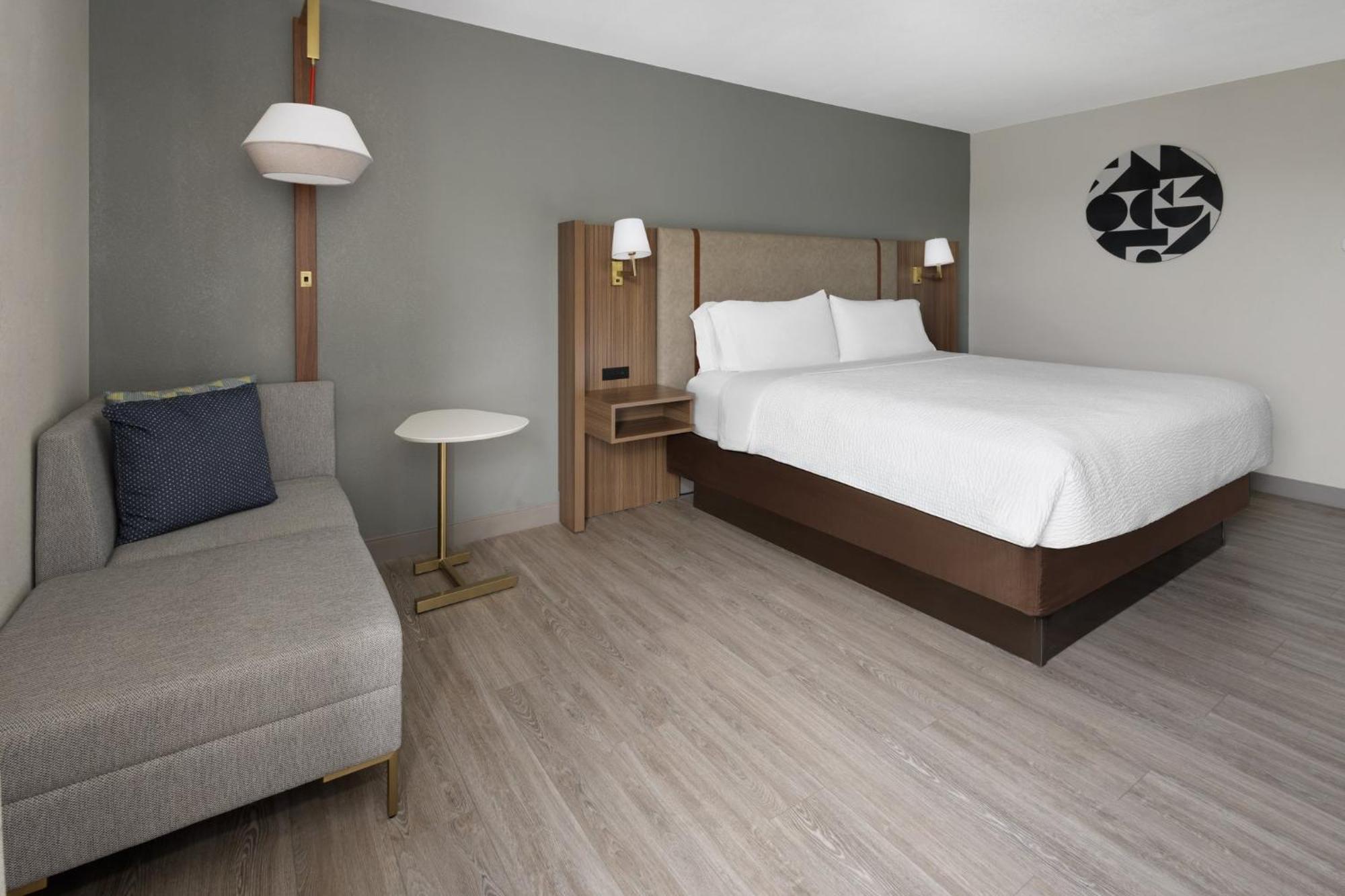 Standard King Room