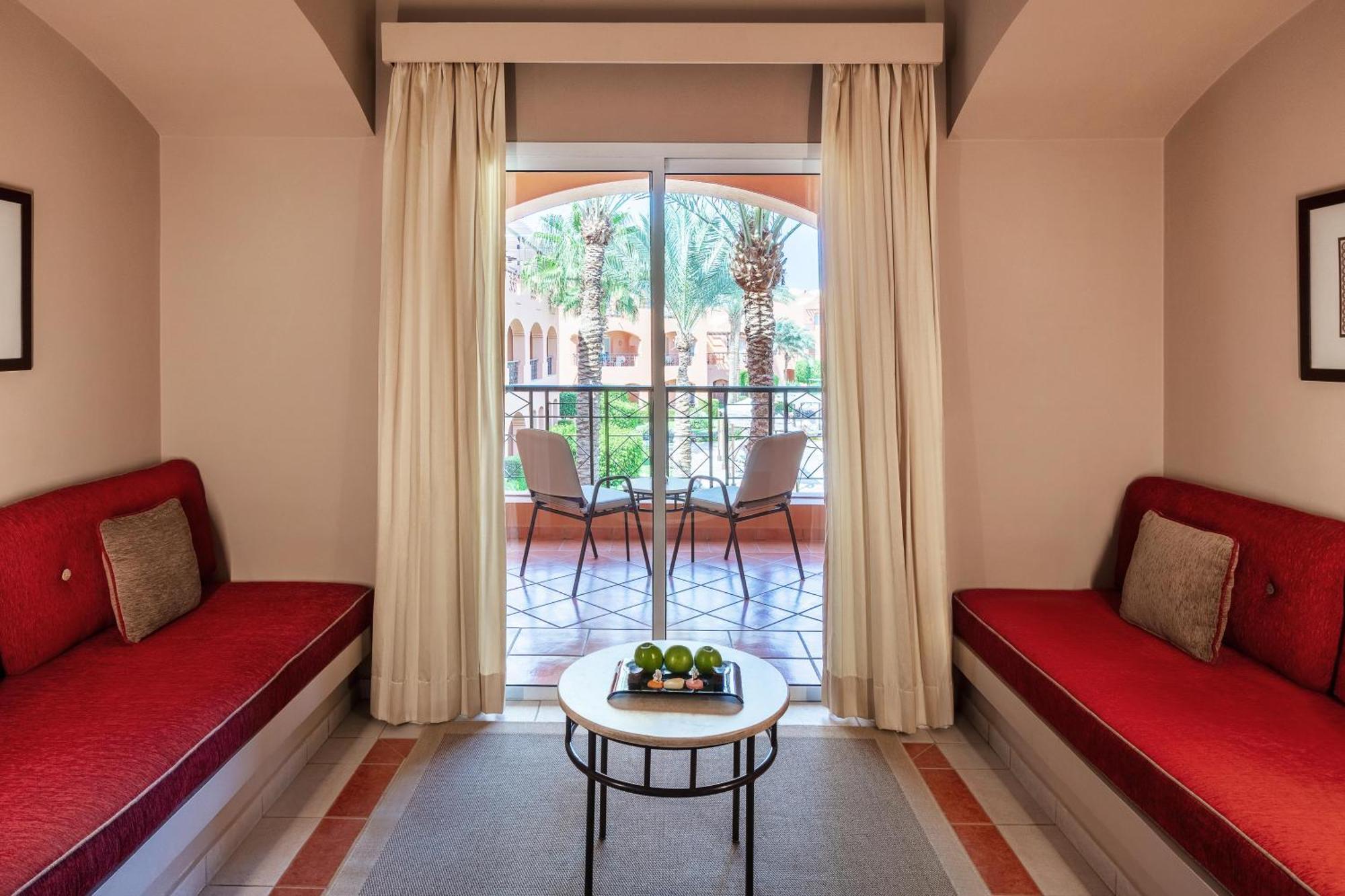 Familienzimmer mit Queensize-Bett oder 2 Einzelbetten und Gartenblick
