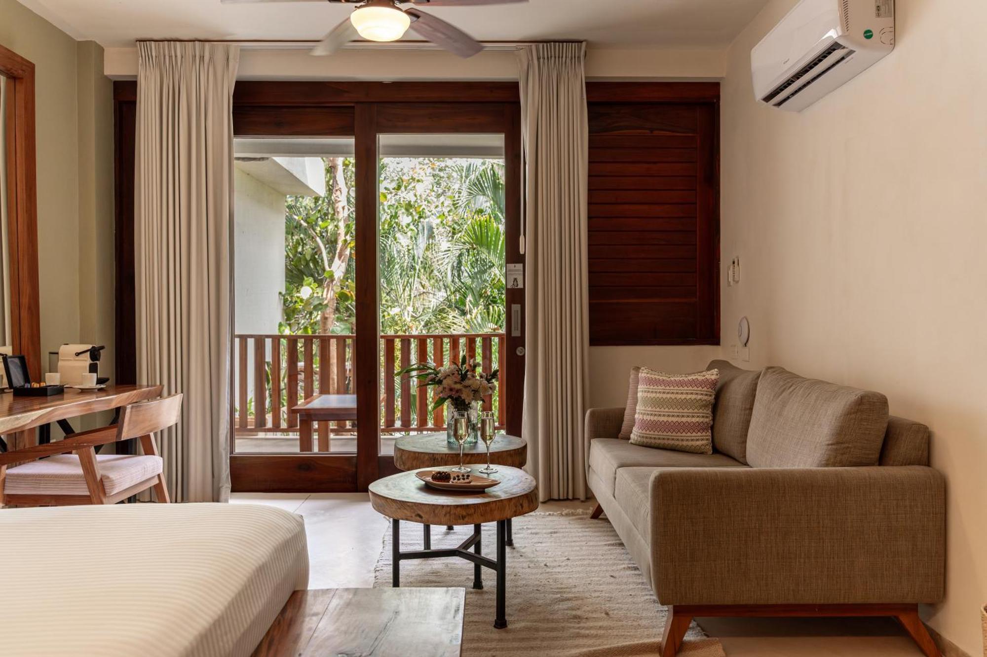 Deluxe King Suite