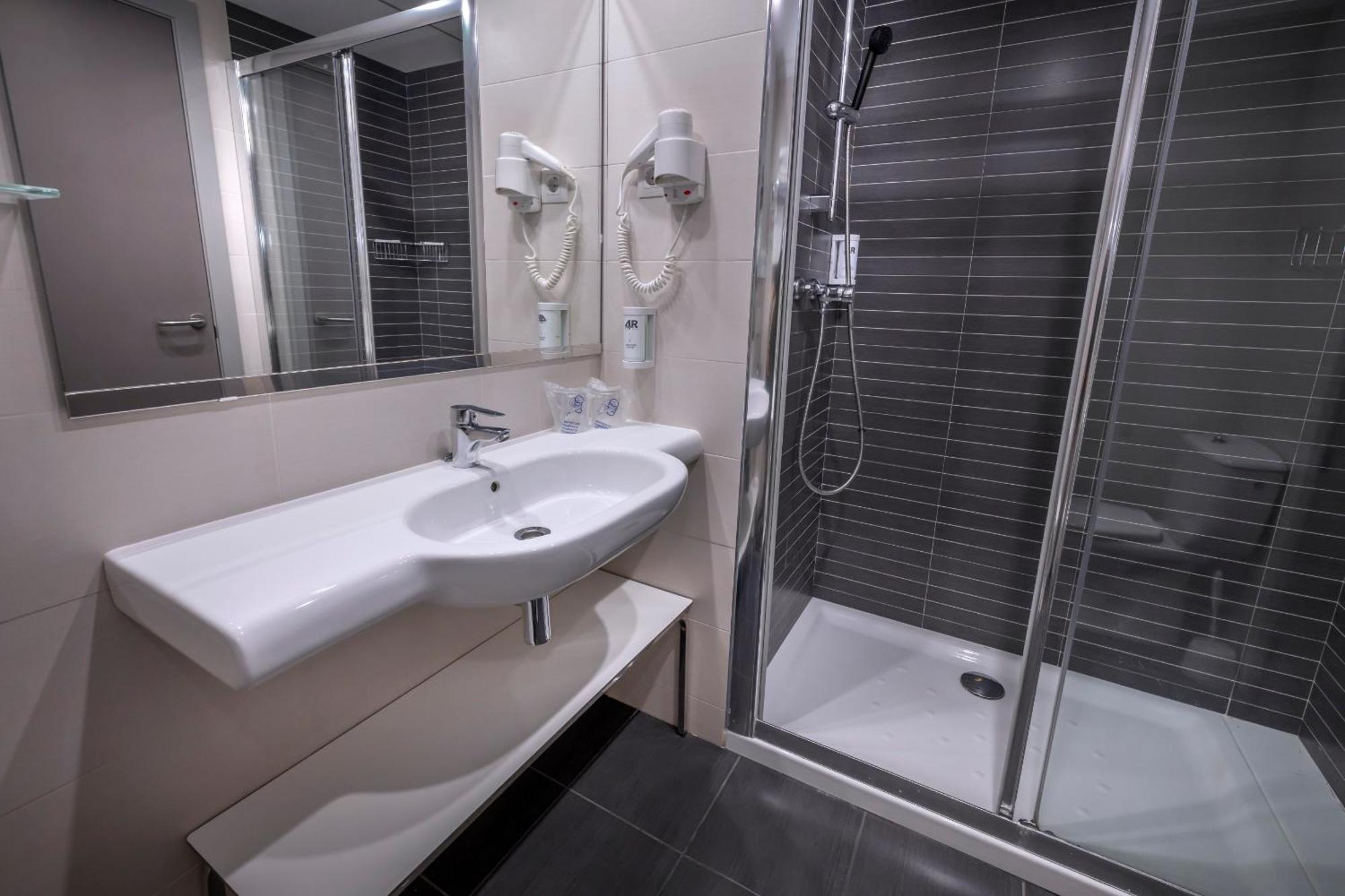 Chambre Triple (2 Adultes + 1 Enfant) - Vue sur Mer
