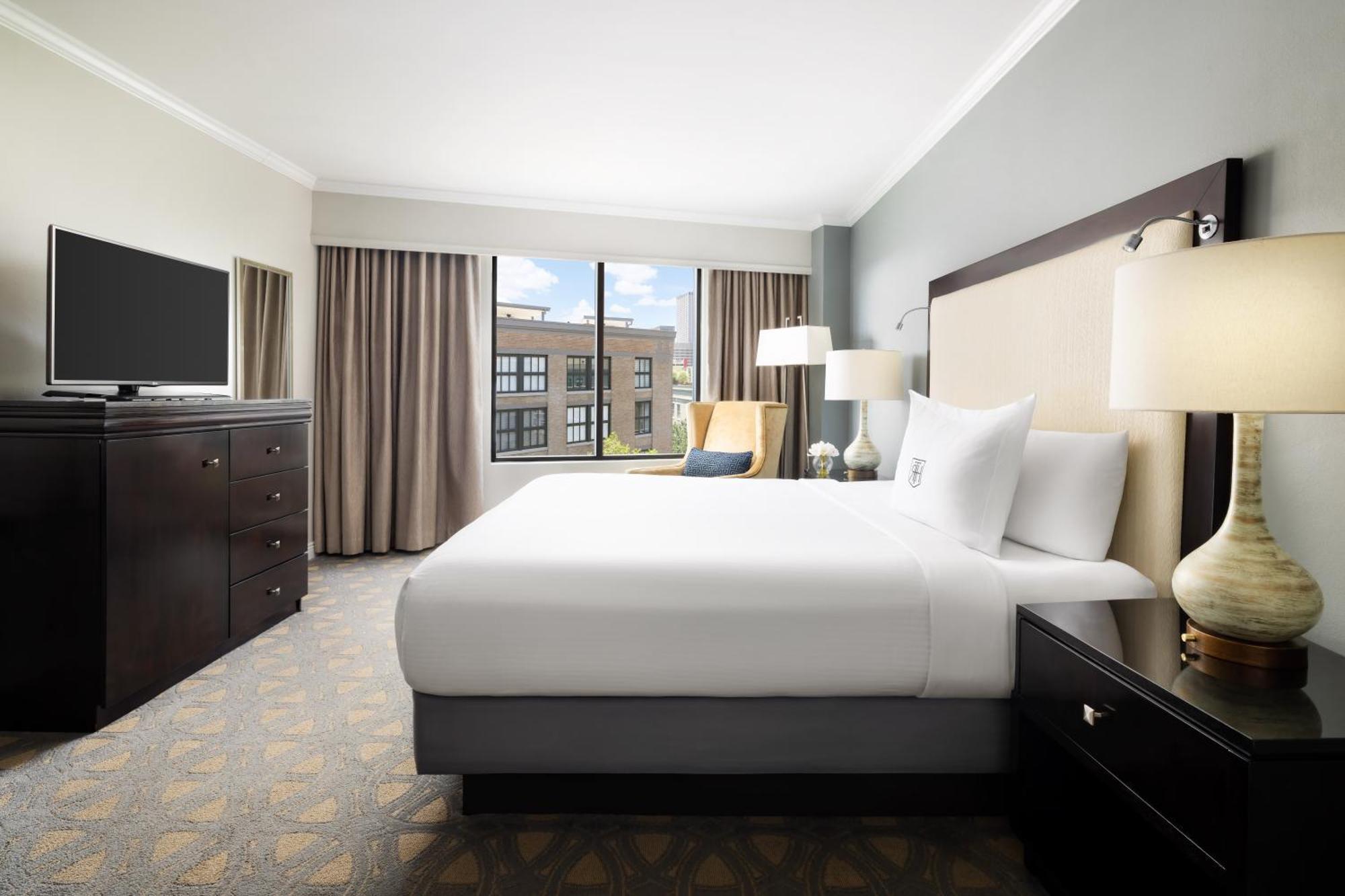 Accessible Deluxe Room 1 King Bed