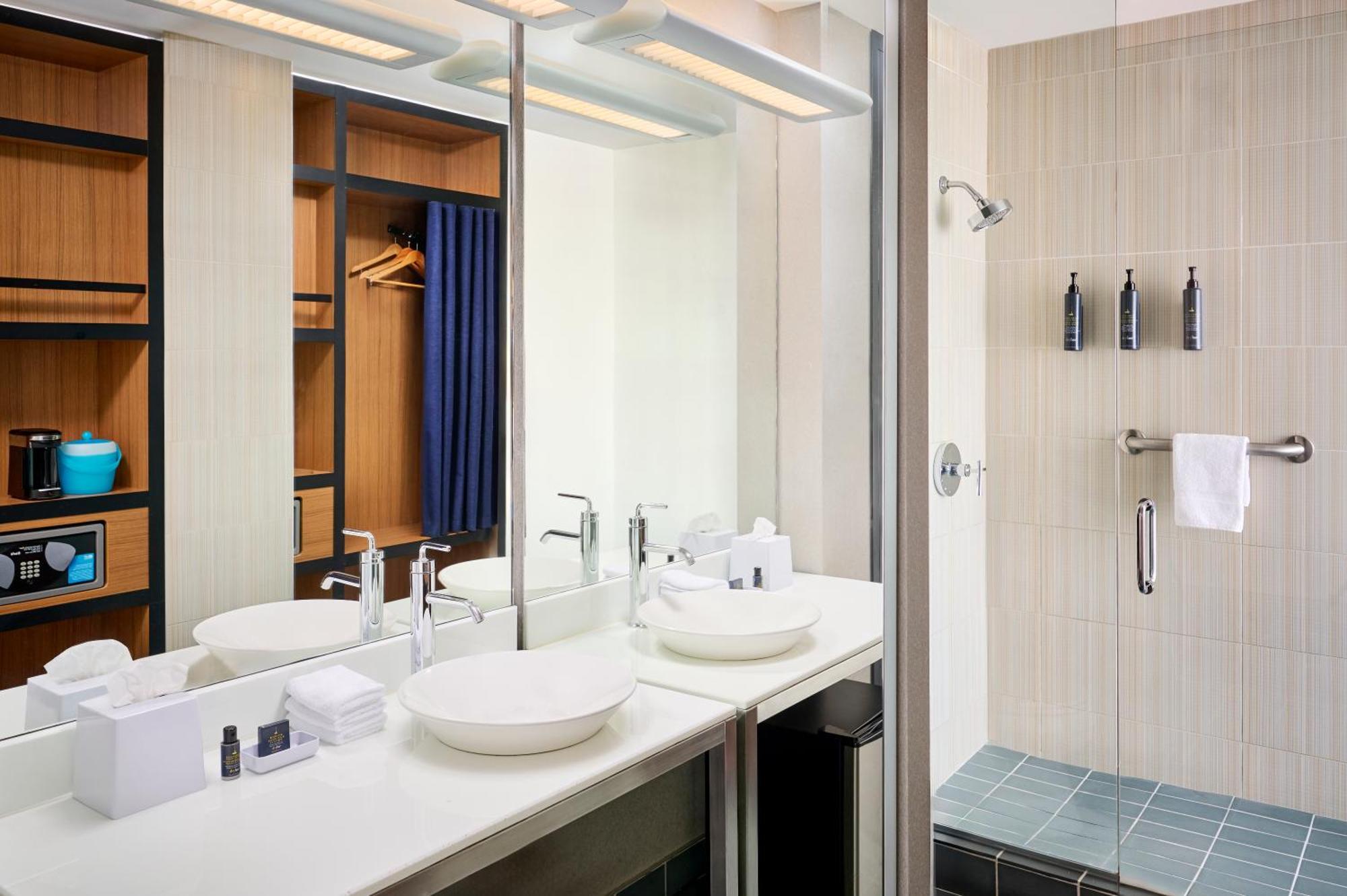 Aloft Guest Room, Guest room, 2 Queen