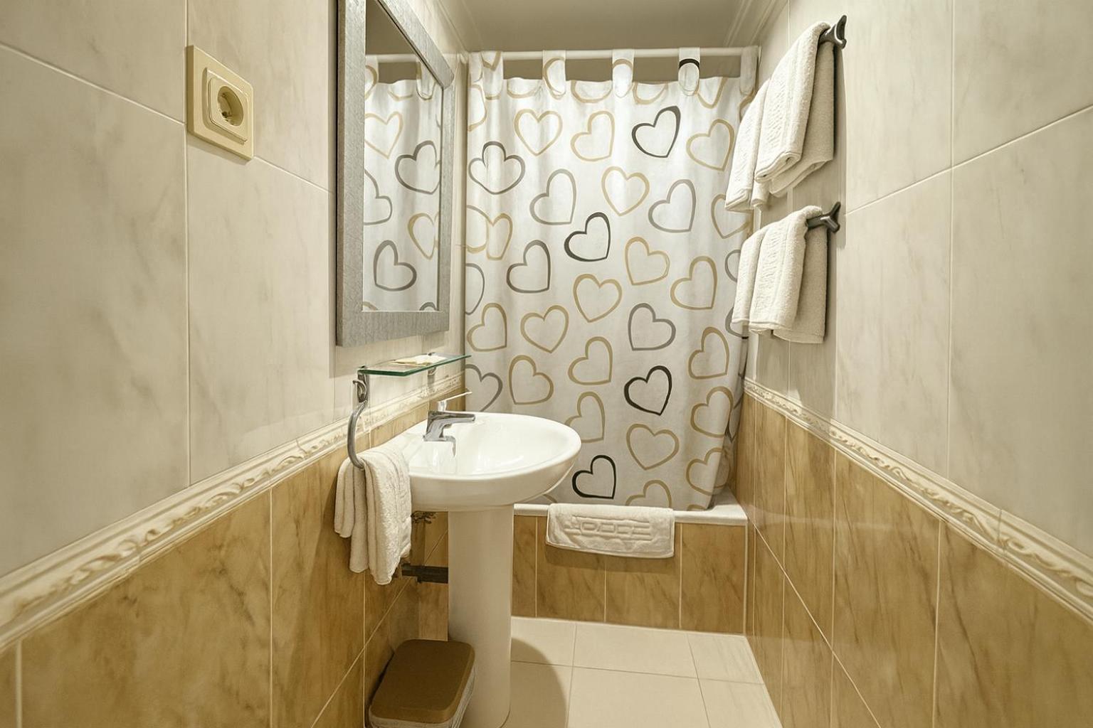 Double Room with Private Bathroom,1697053982:JPEG