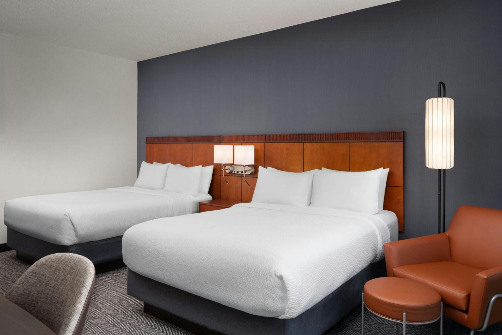 Queen Room with Two Queen Beds - Hearing Accessible