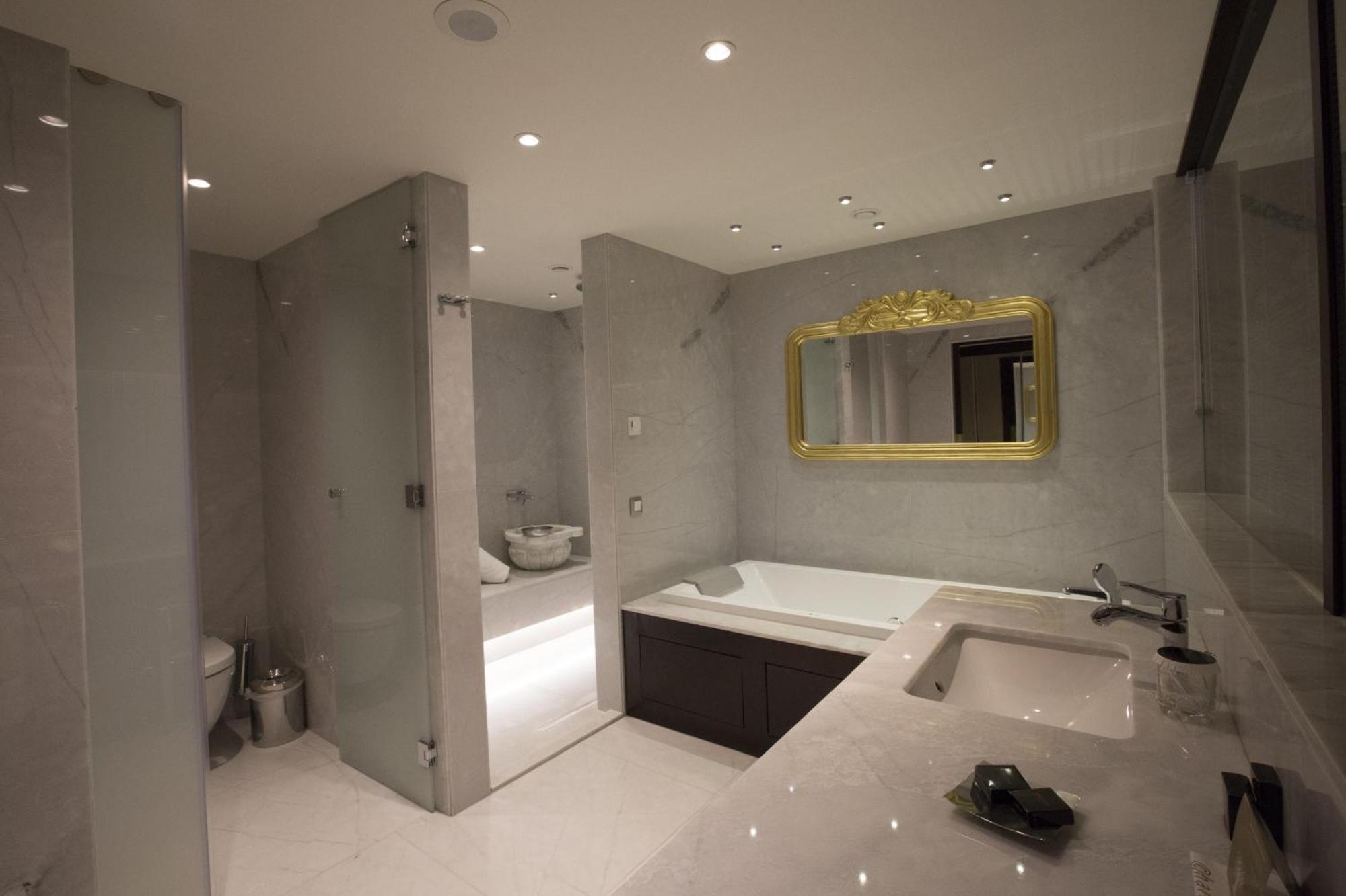 Suite mit Kingsize-Bett mit Meerblick