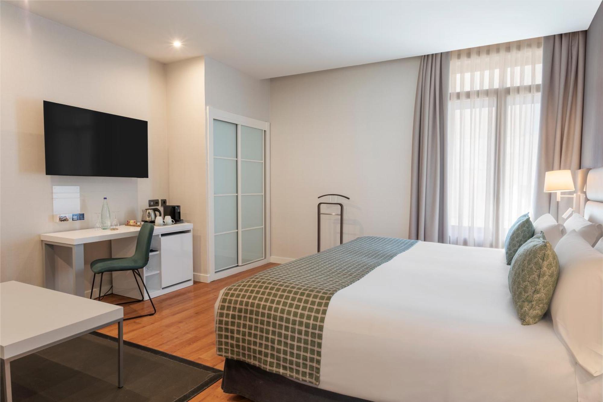 Superior Double or Twin Room,1697787531:JPEG