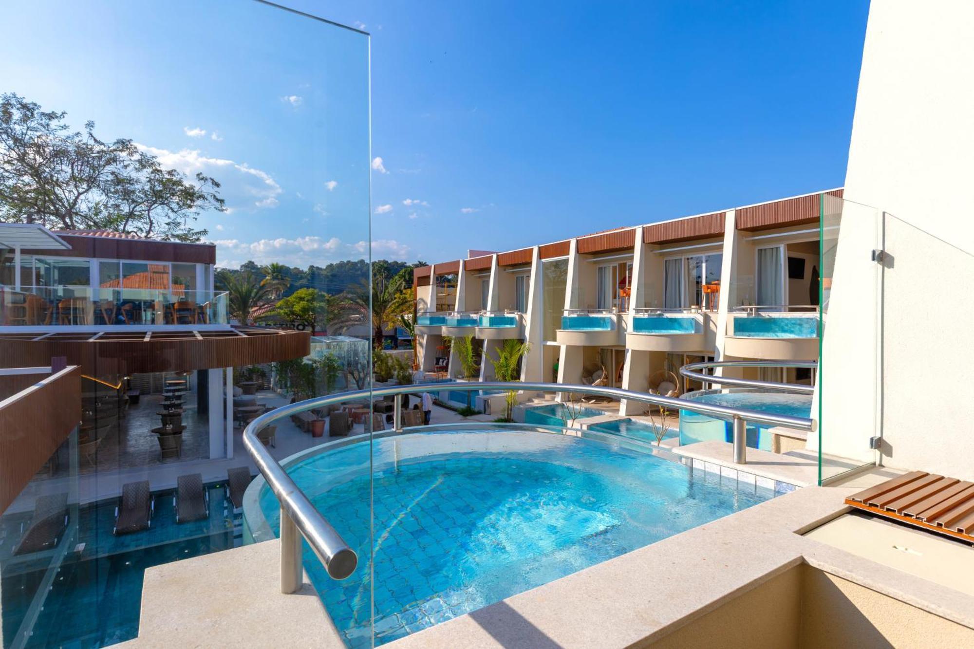 Suite with Private Pool - Top Floor