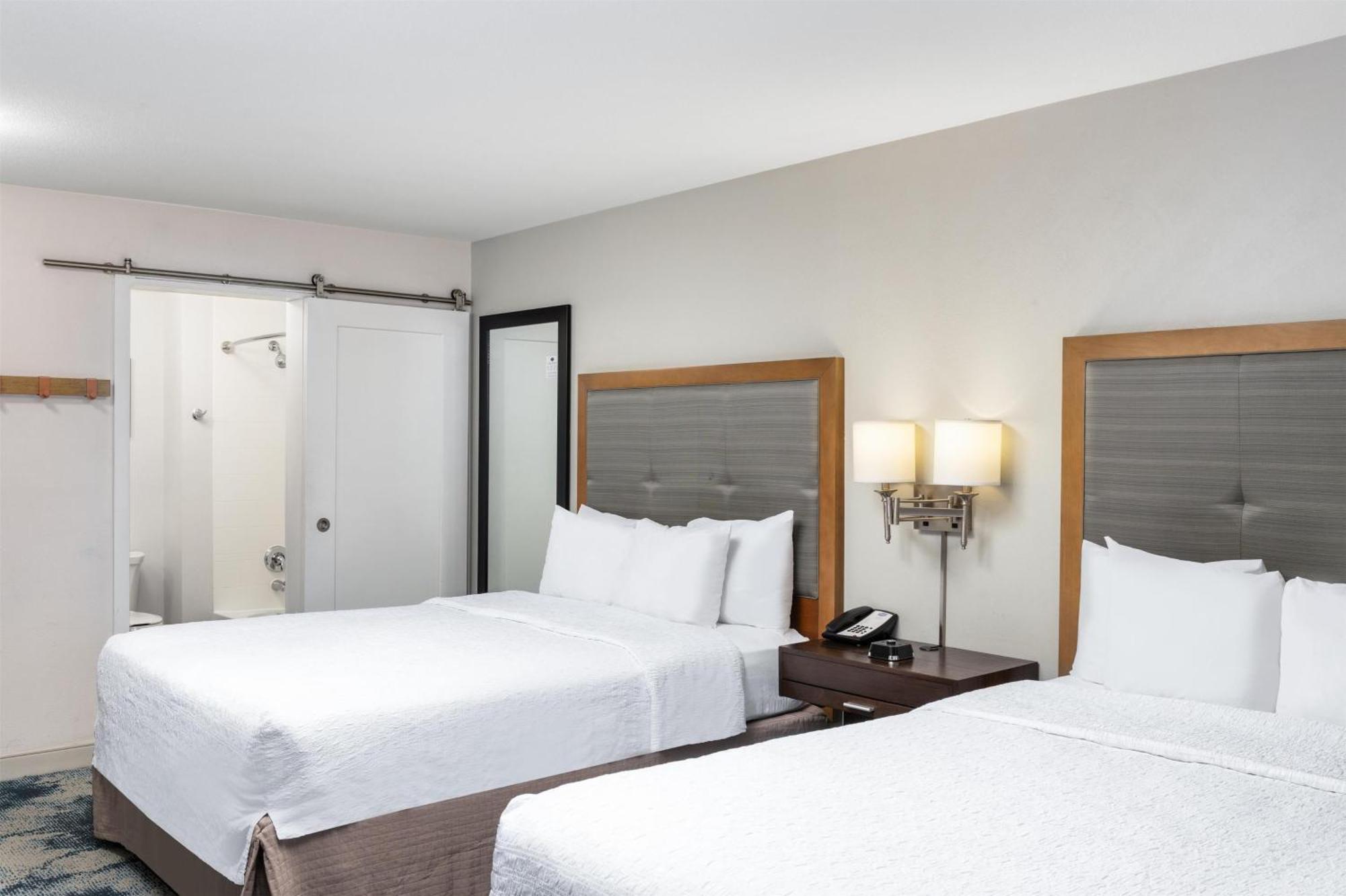 Room with Two Queen Beds - Non-Smoking