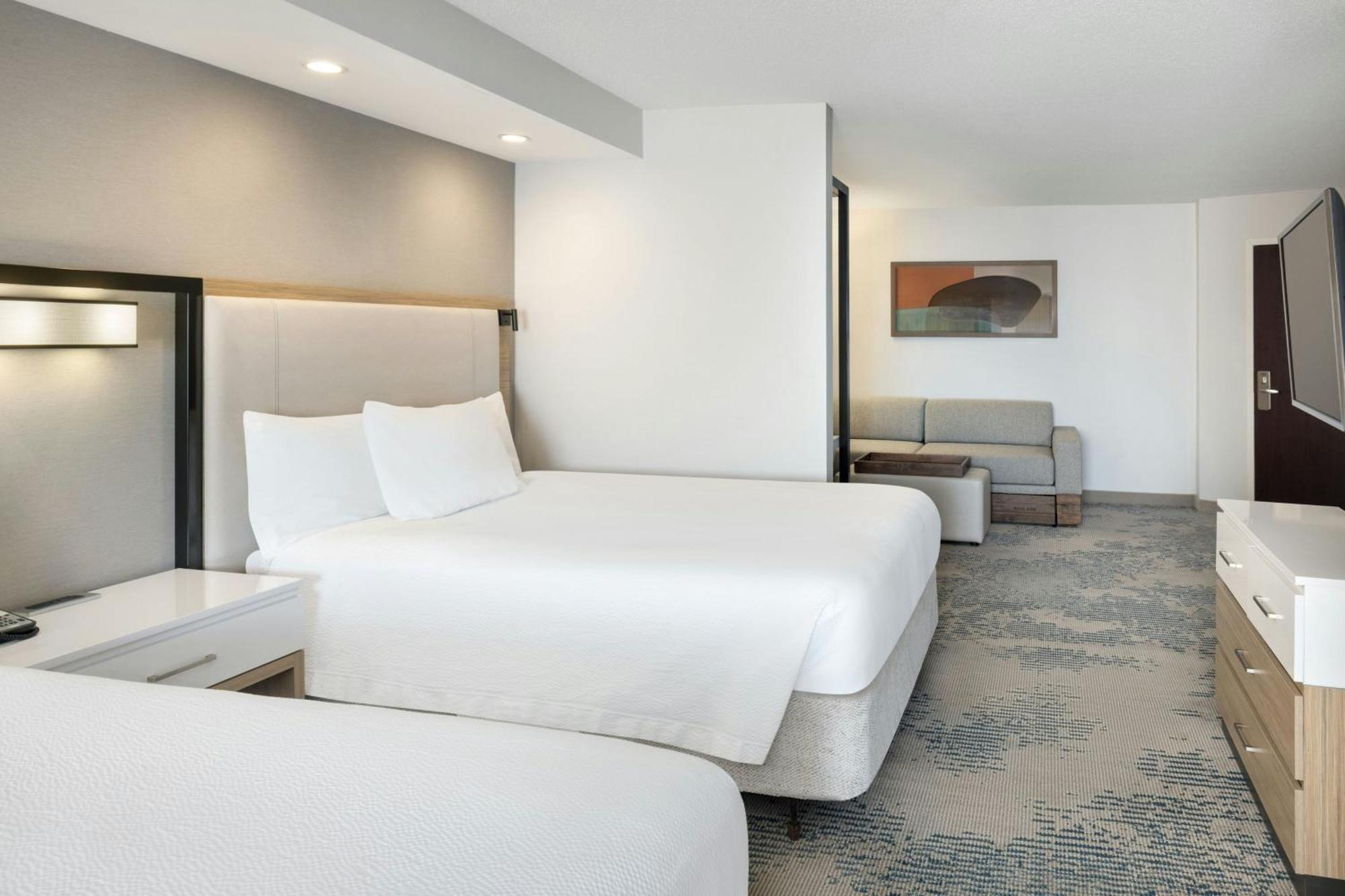 Queen Suite with Two Queen Beds and Trundle Sofa - Hearing Accessible