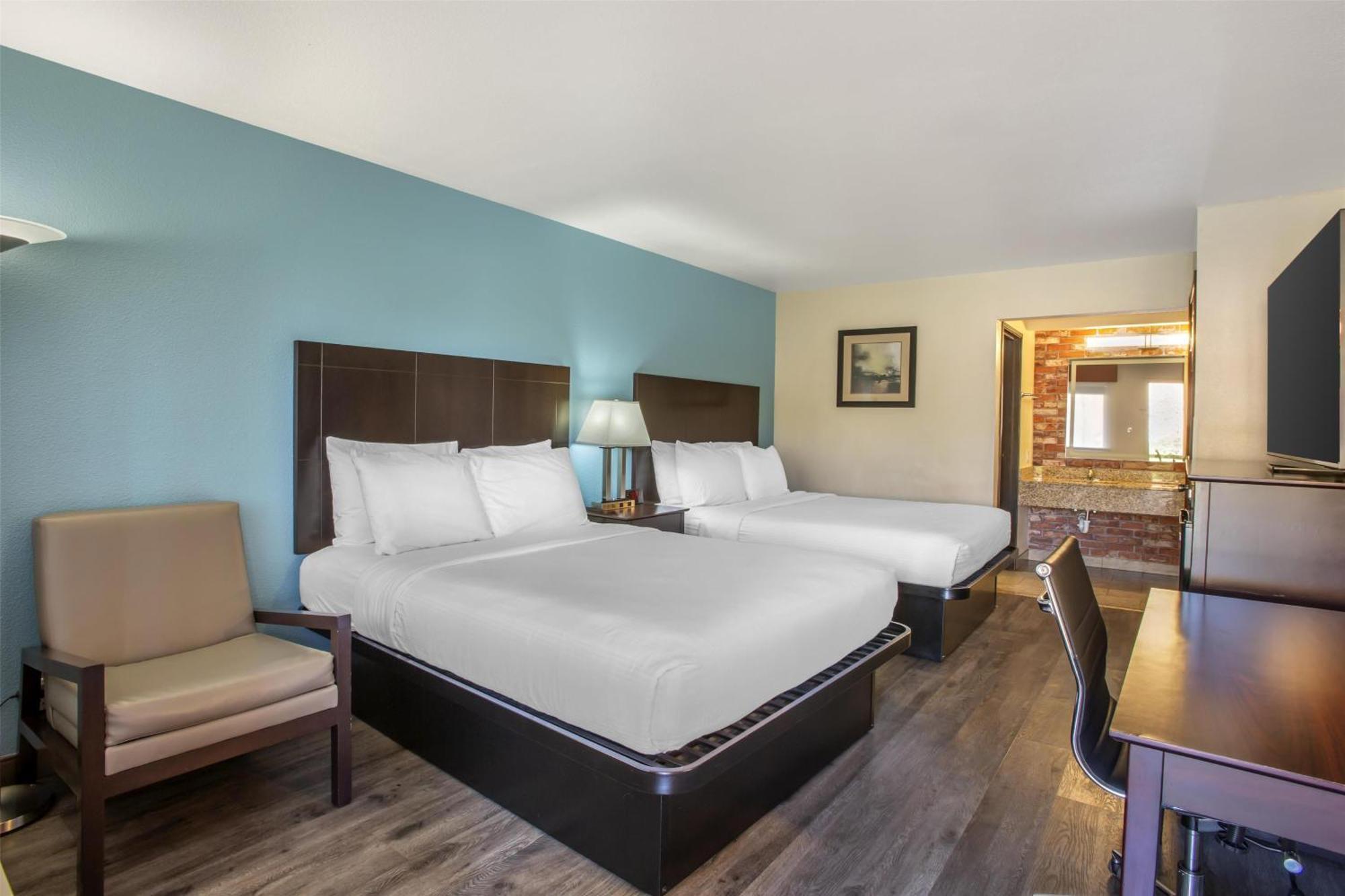 Queen Room with Two Queen Beds - Non-Smoking