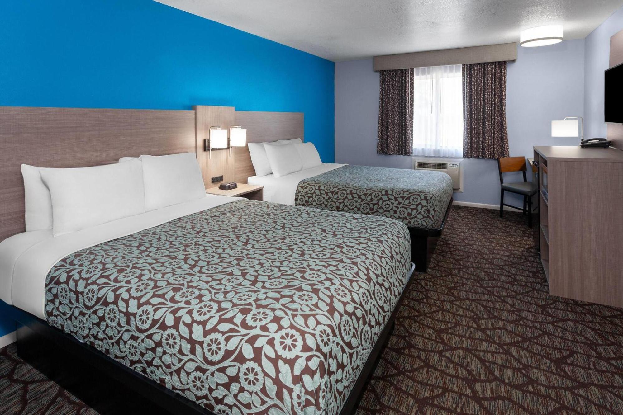 Queen Room with Two Queen Beds - Non-Smoking