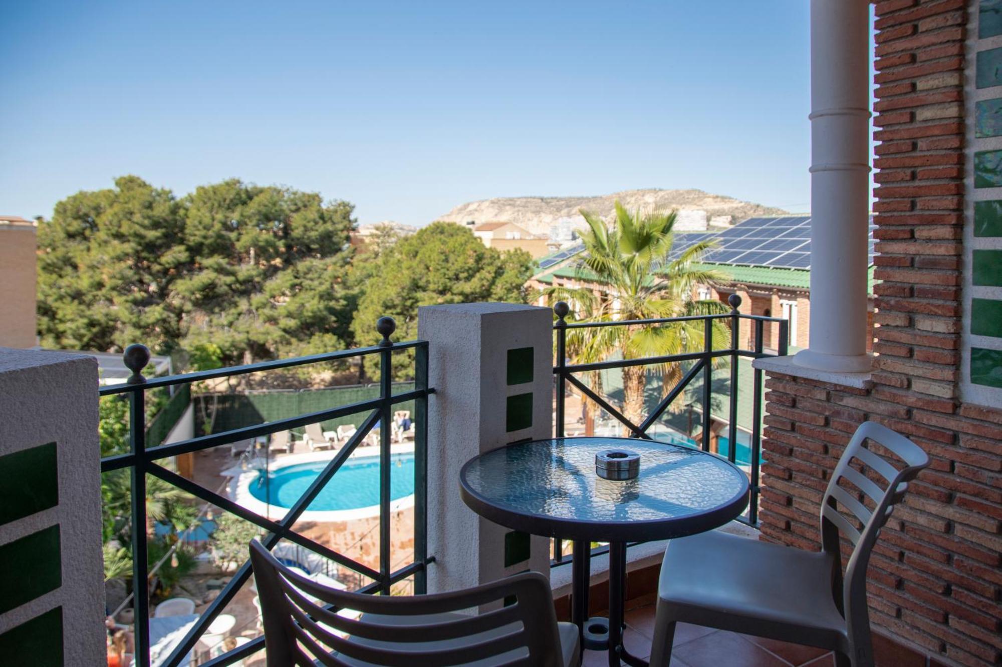 Habitación Familiar con vistas al jardín (3 adultos)