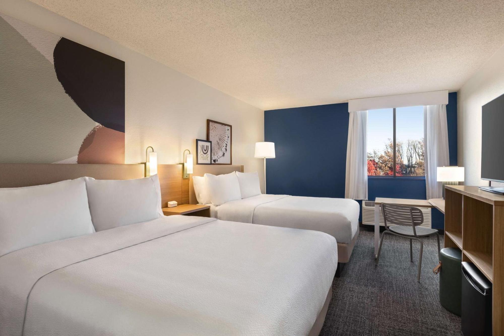 Room with Two Queen Beds - Non-Smoking