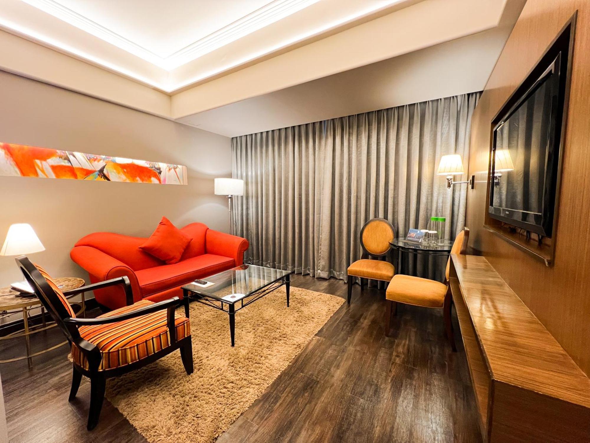 Executive Suite - Main Wing