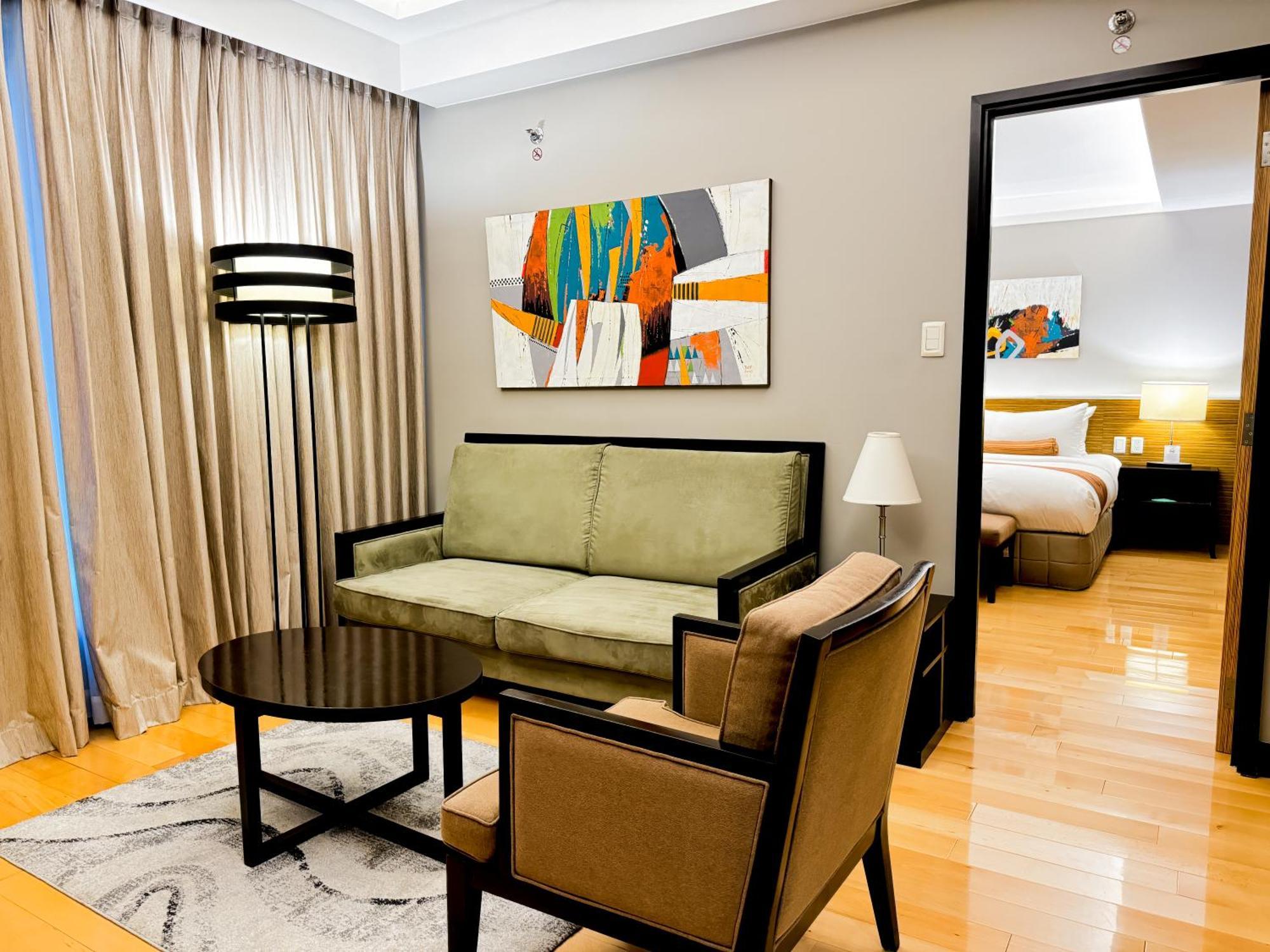 Executive Suite - Tower Wing