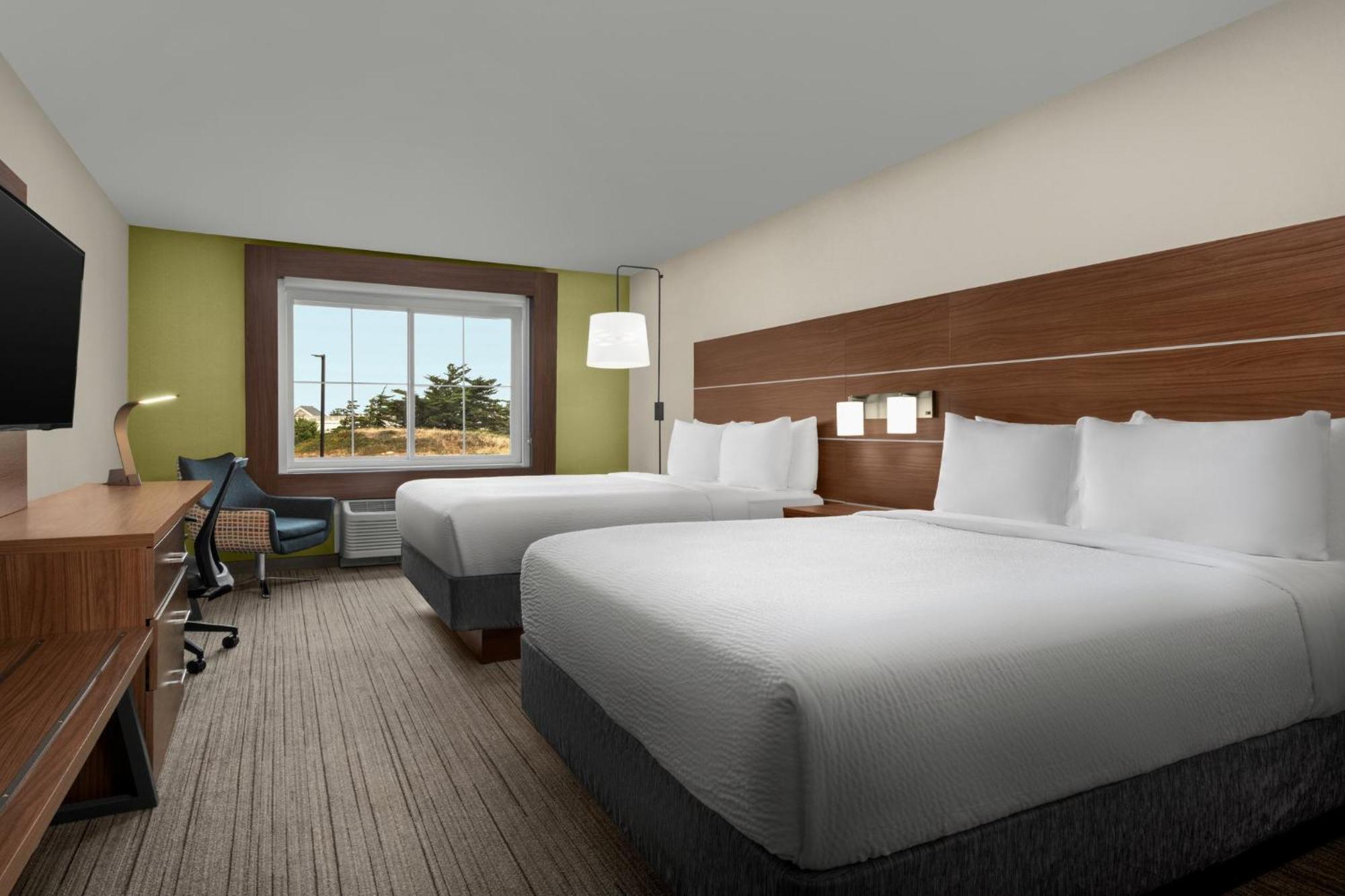 Standard Queen Room with Two Queen Beds - Communications Accessible