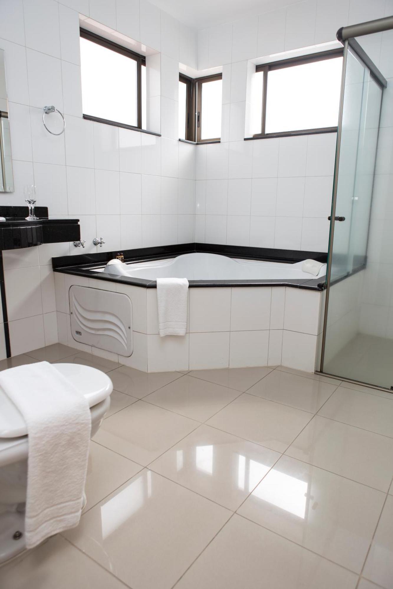 Quarto Triplo com Banheira