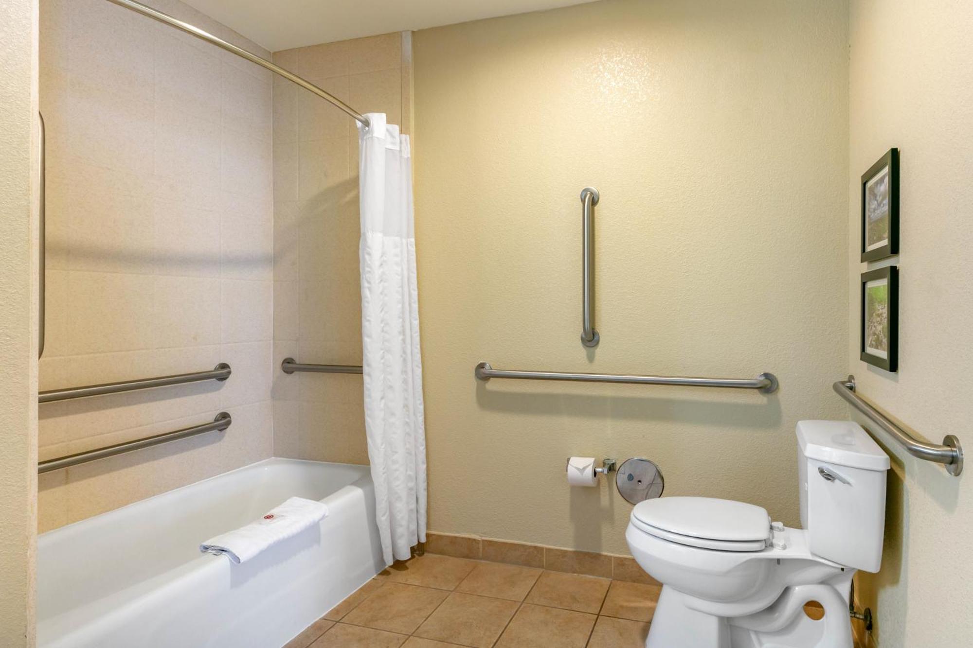 Queen Suite Two Queen Beds Accessible Tub Accessible or Non-Smoking,1624325568:JPEG