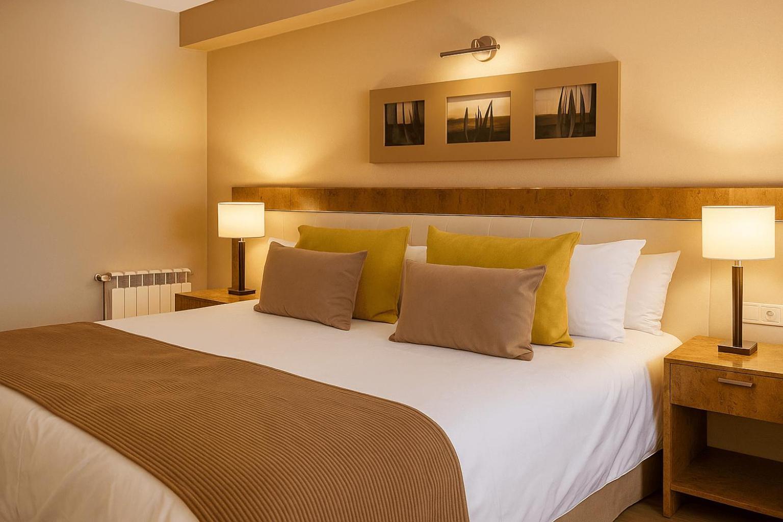 Quarto com Cama de Casal ou 2 de Solteiro