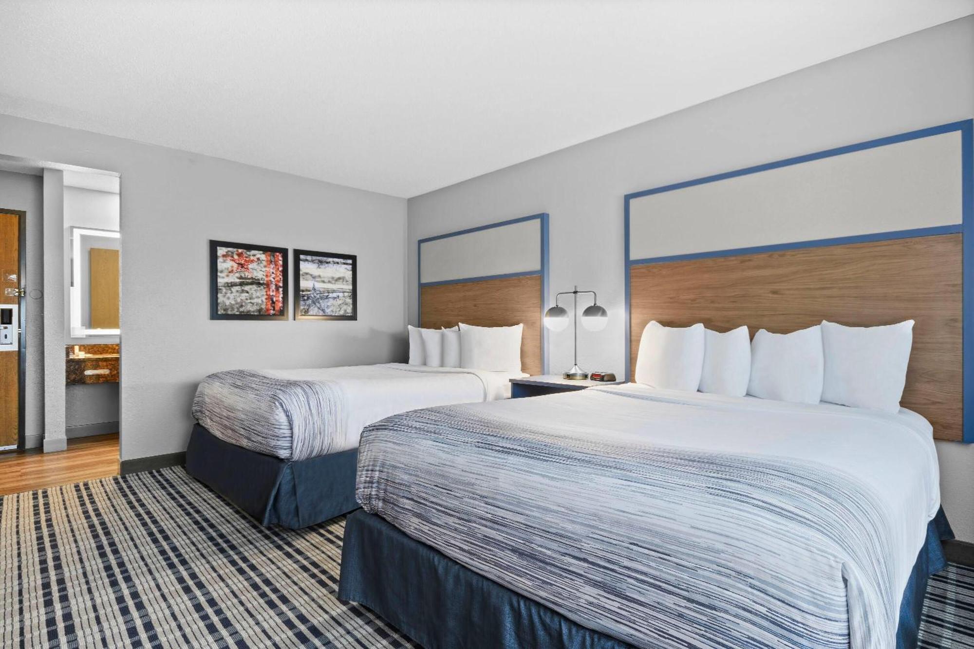 Queen Room with Two Queen Beds - Non-Smoking