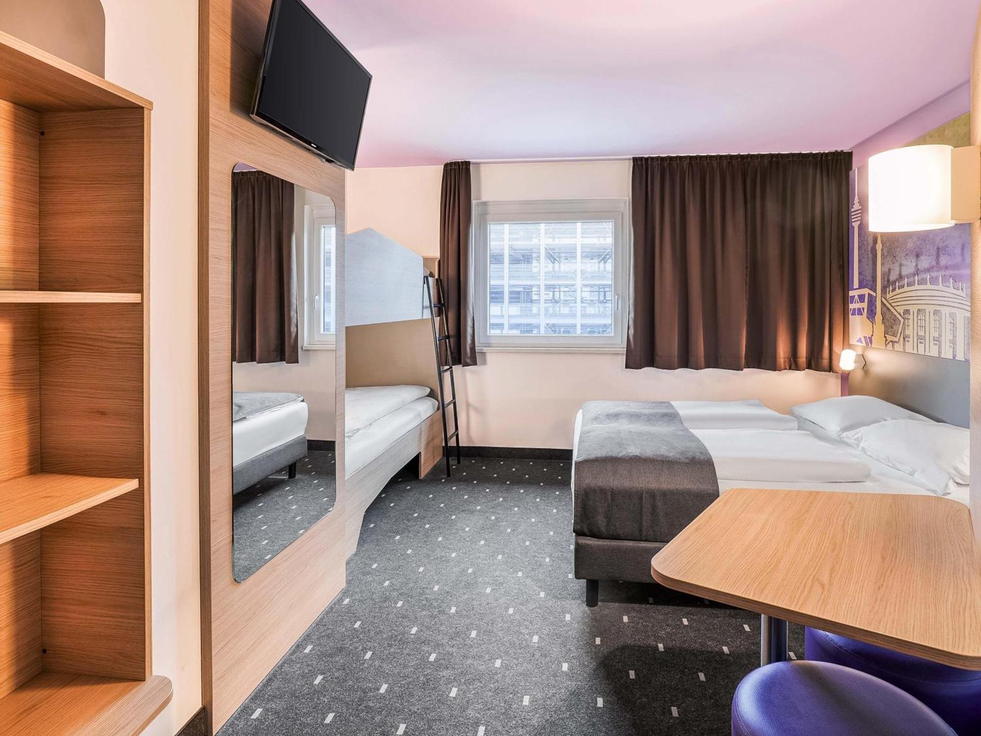 Chambre Familiale (3 Adultes + 1 Enfant)