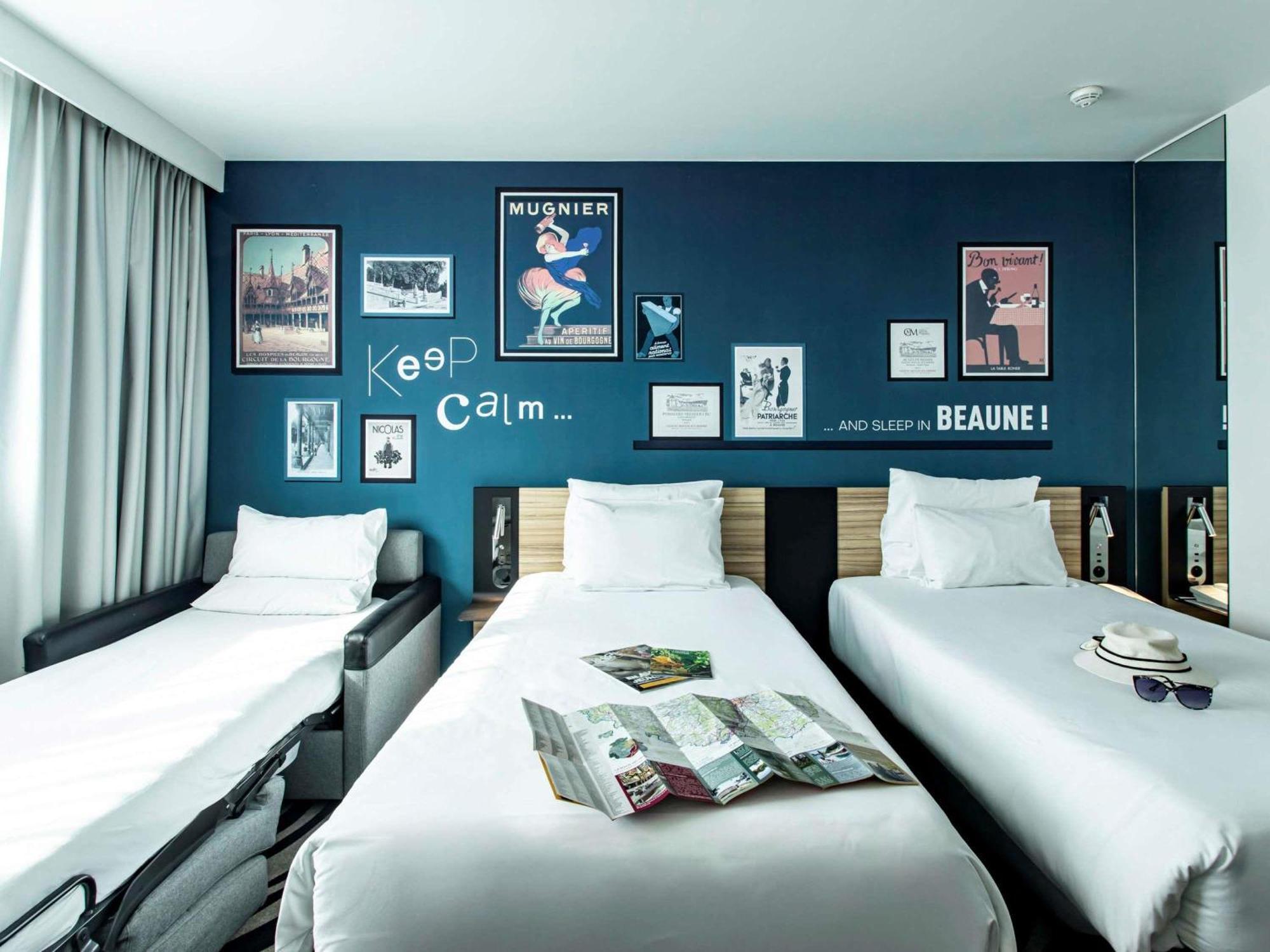 Classic Room with Two Single Beds and Sofa Bed,1704843019:JPEG