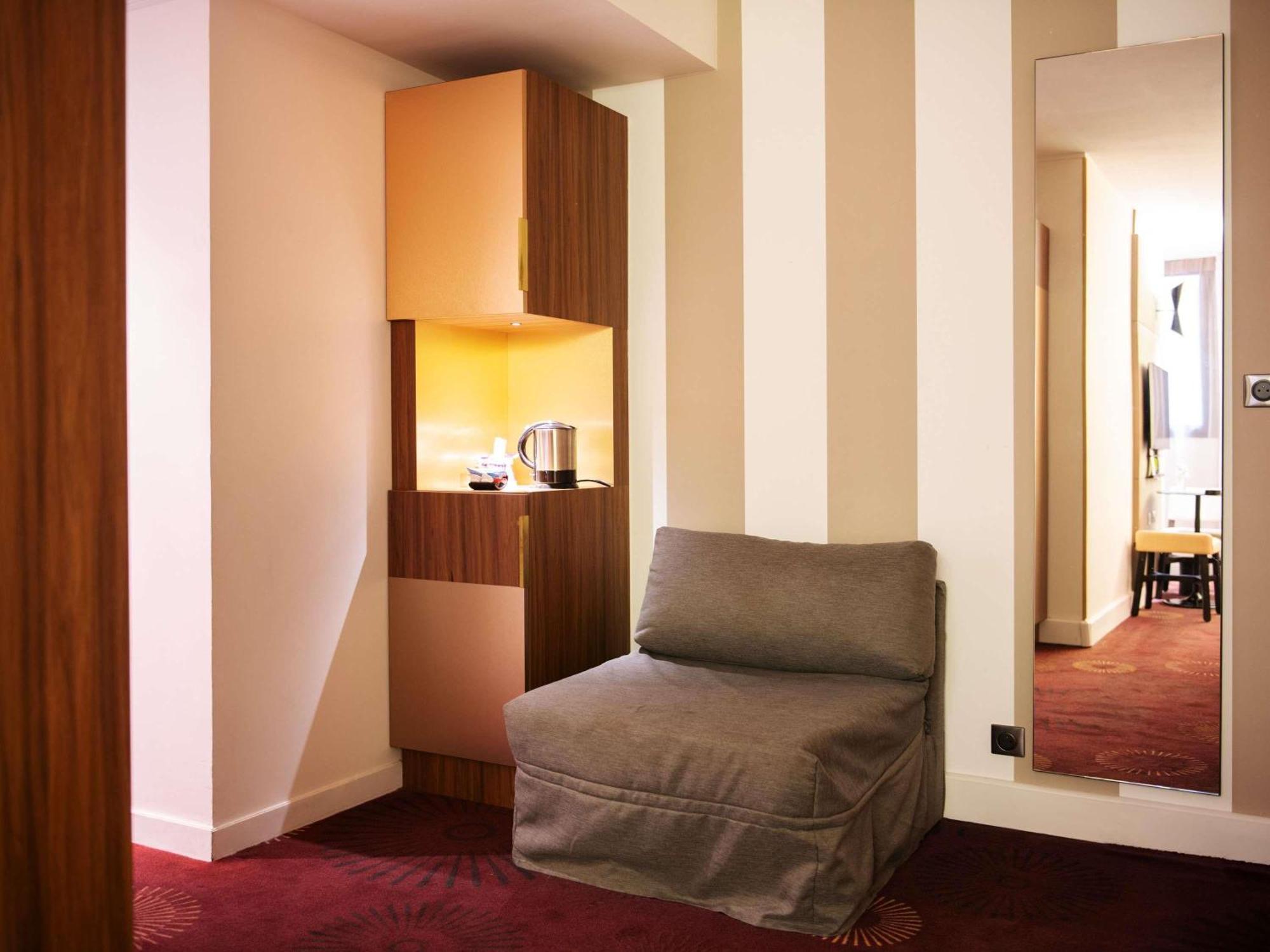 Chambre Classique avec Lit Double et Canapé-Lit Simple