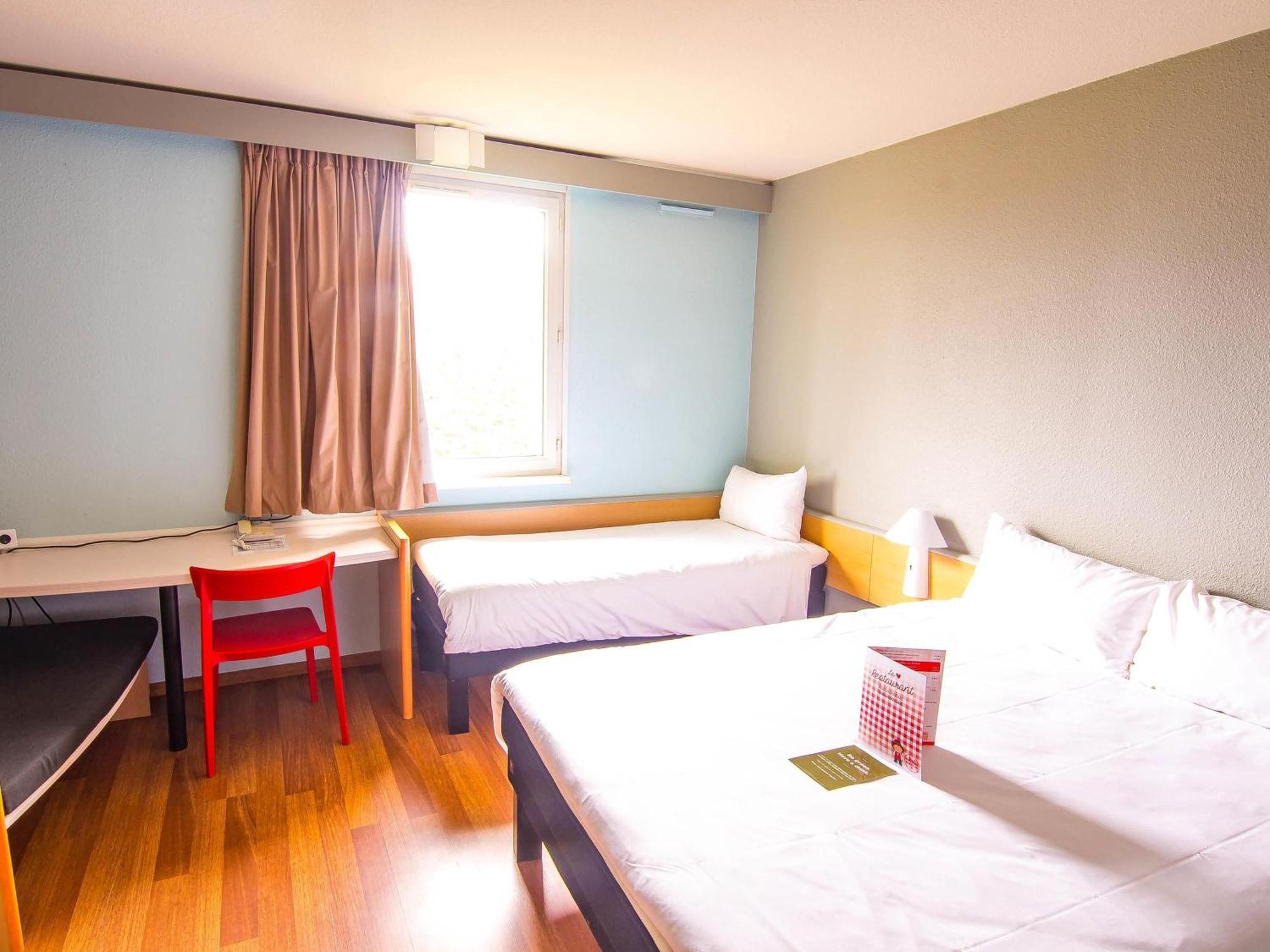 Chambre Standard avec 1 Lit Double et 1 Lit Simple