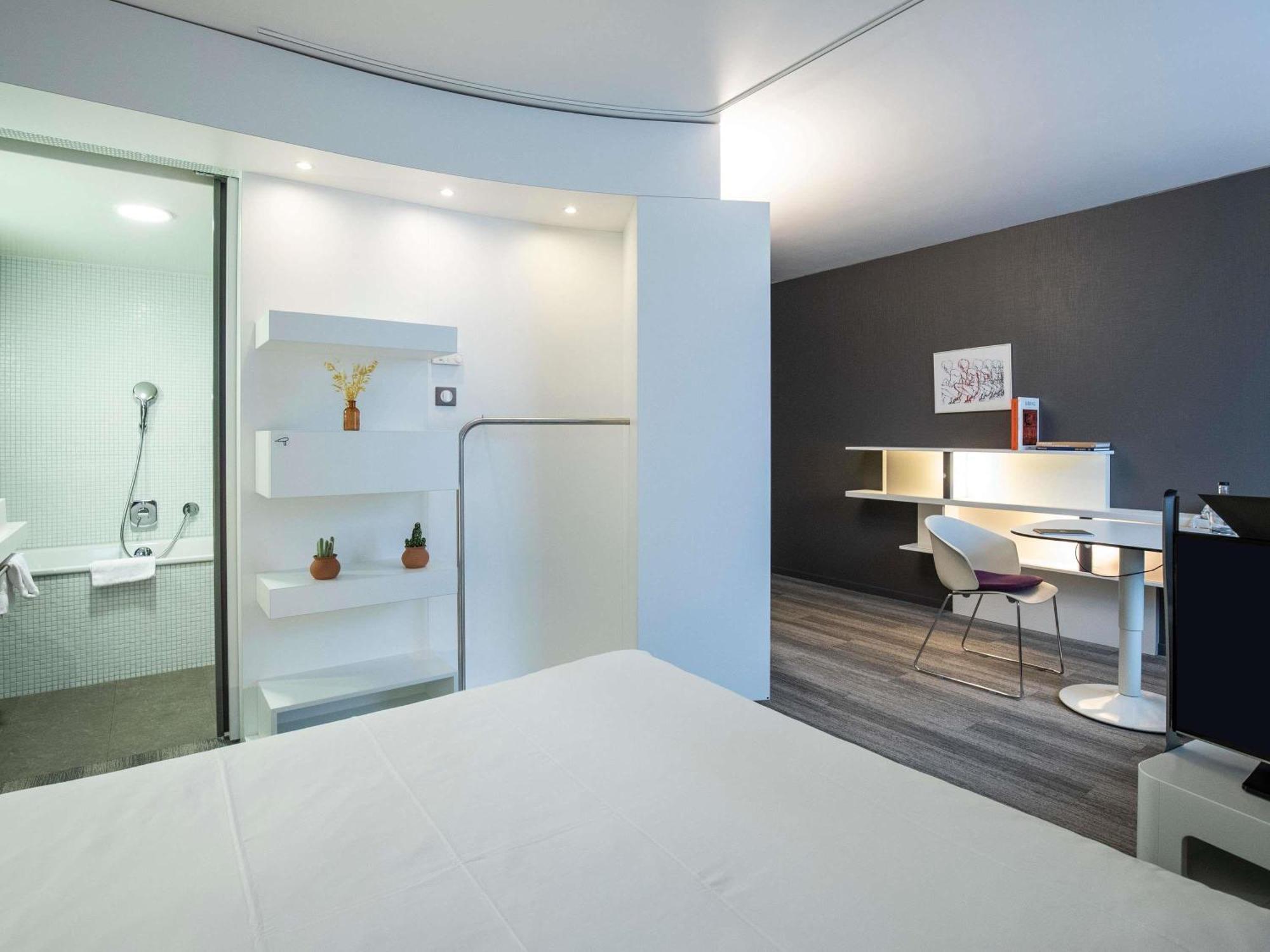 Suite Supérieure Un Lit Double et Un Lit Simple