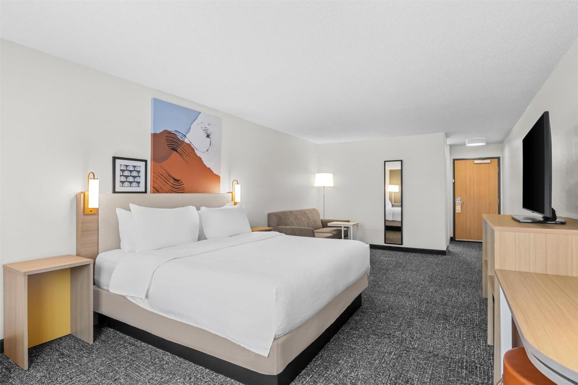 King Room with Sofa Bed - Non-Smoking