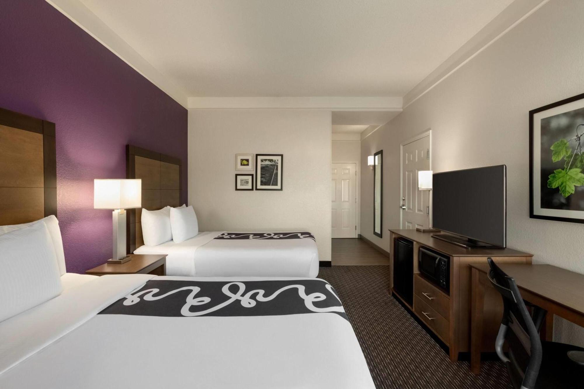 Double Room with Two Double Beds - Mobility/Hearing Accessible - Non-Smoking