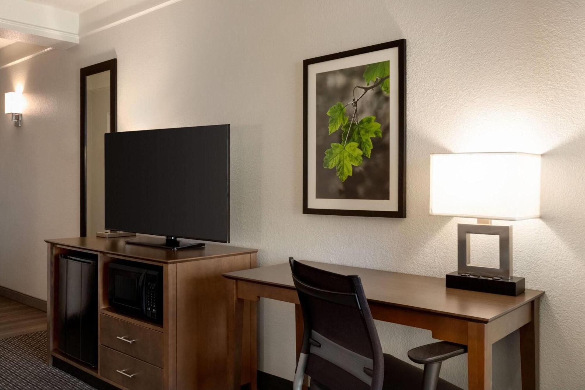 Double Room with Two Double Beds - Non-Smoking