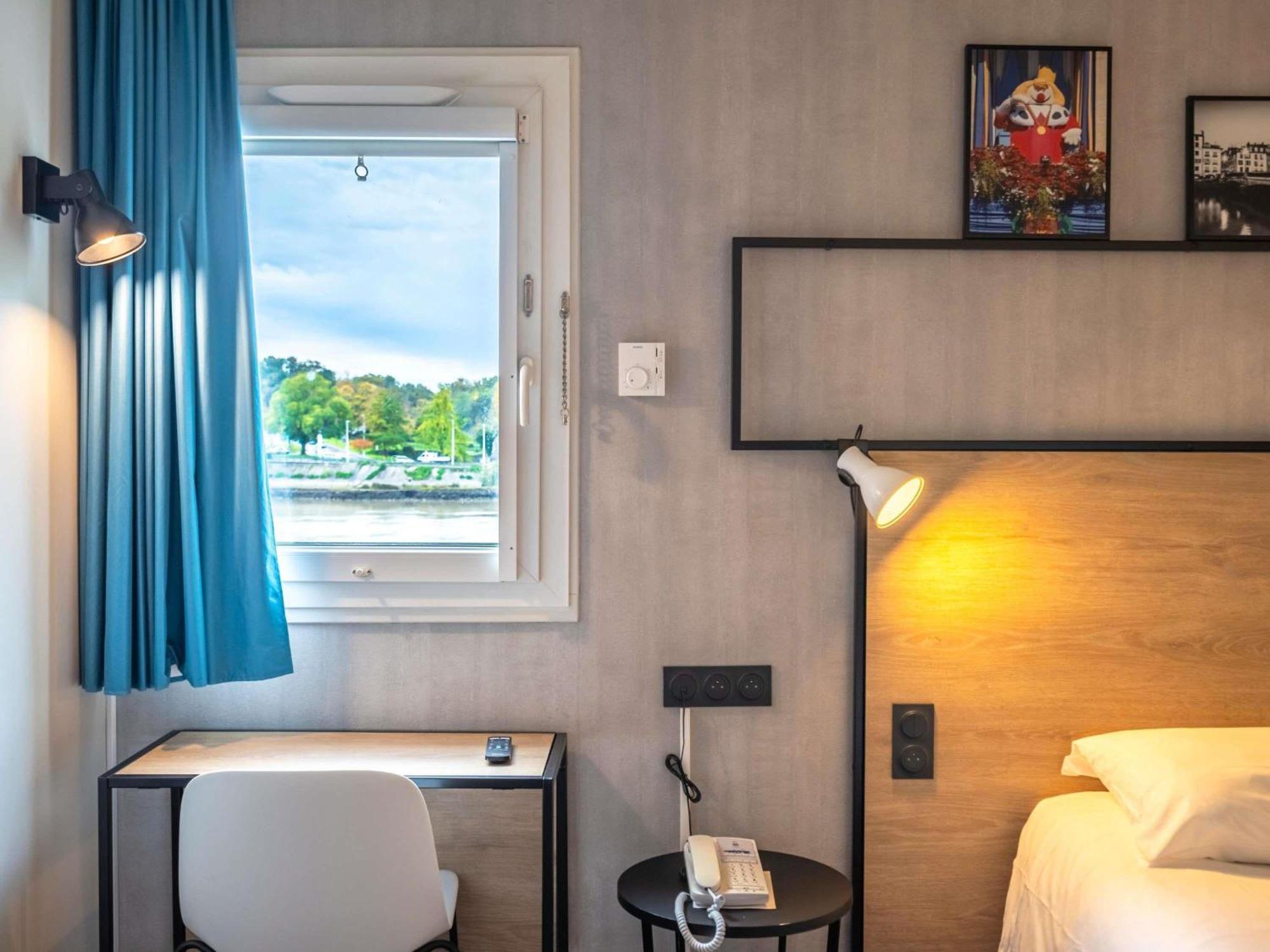 Chambre Double Standard - Accessible aux Personnes à Mobilité Réduite