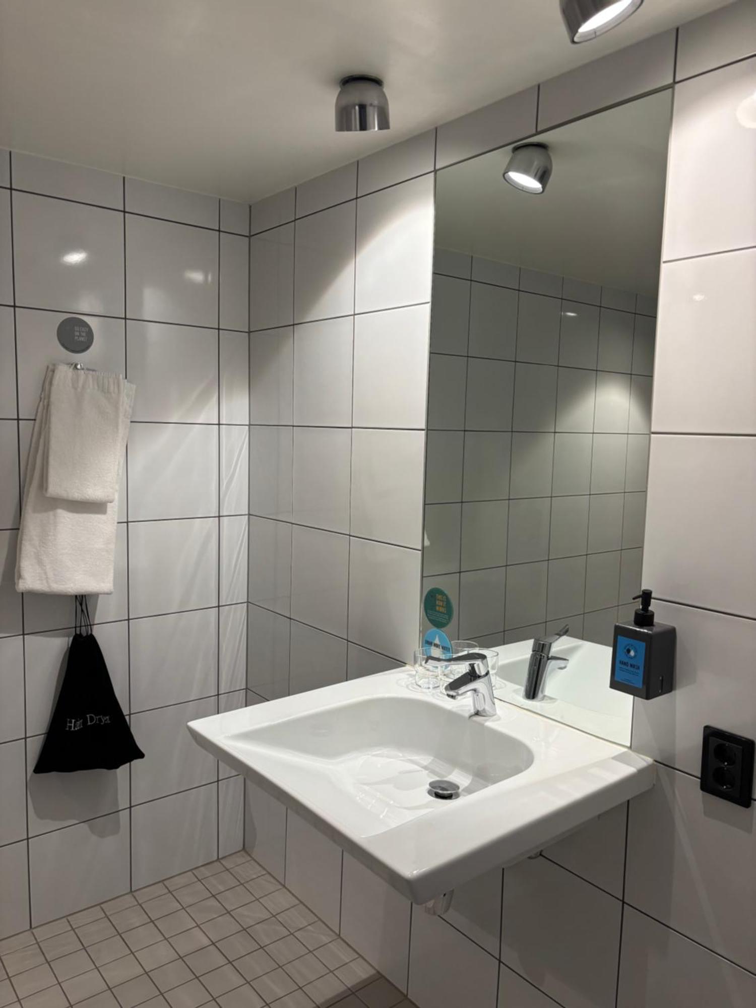Standard Double Room,1704988523:JPEG