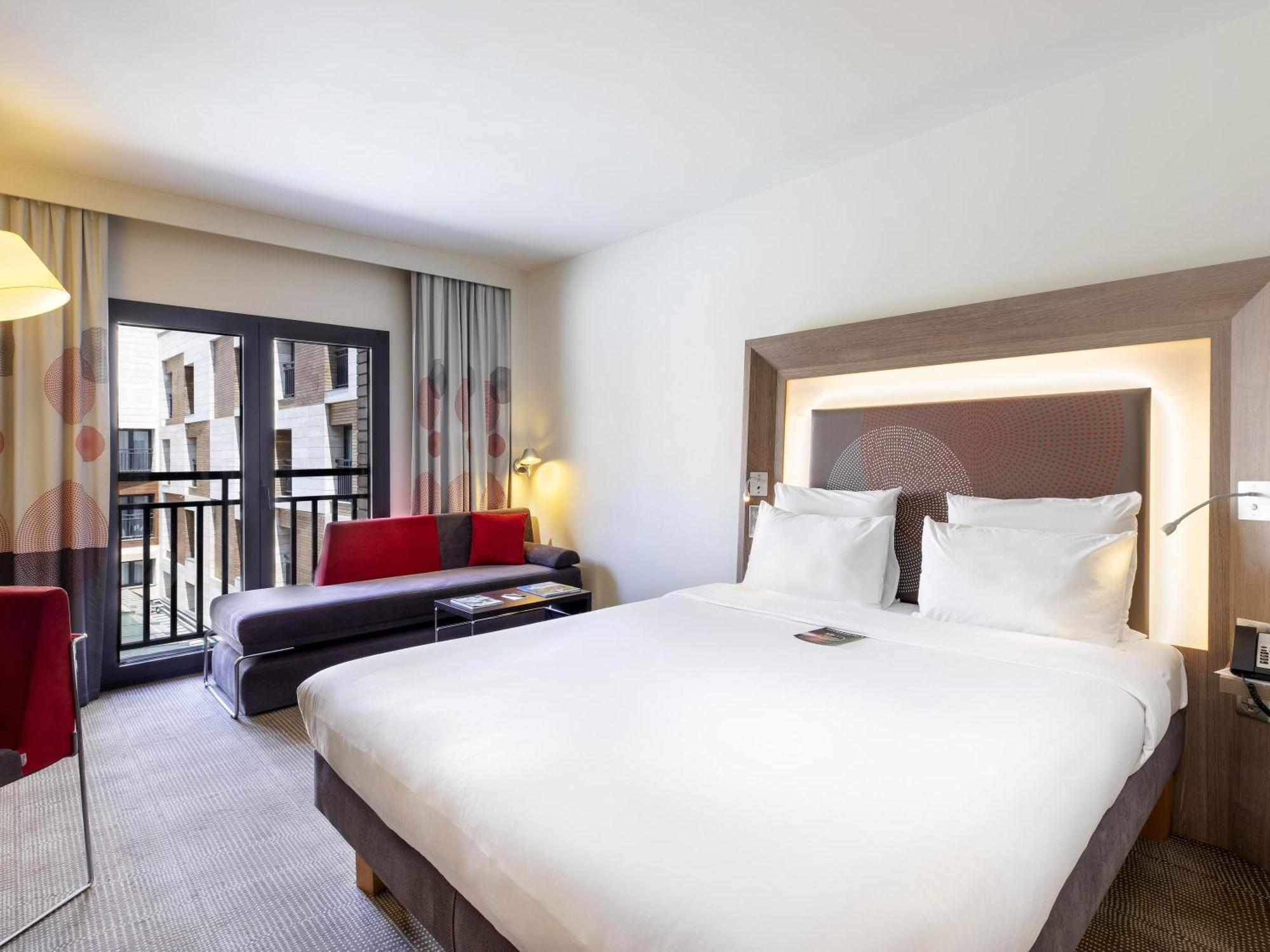 Chambre Lit Queen-Size Supérieure avec Canapé