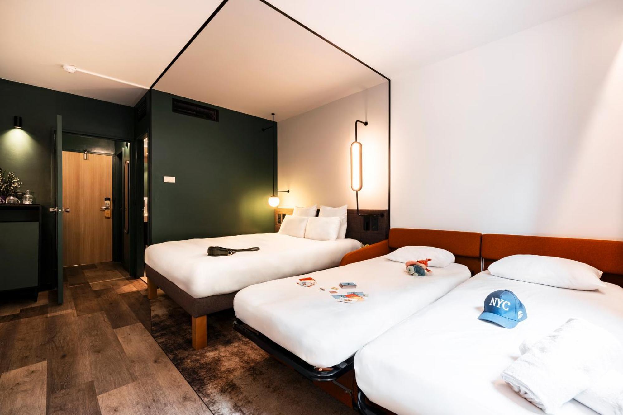 Chambre Standard avec 1 Lit Double et 1 Canapé-Lit Double