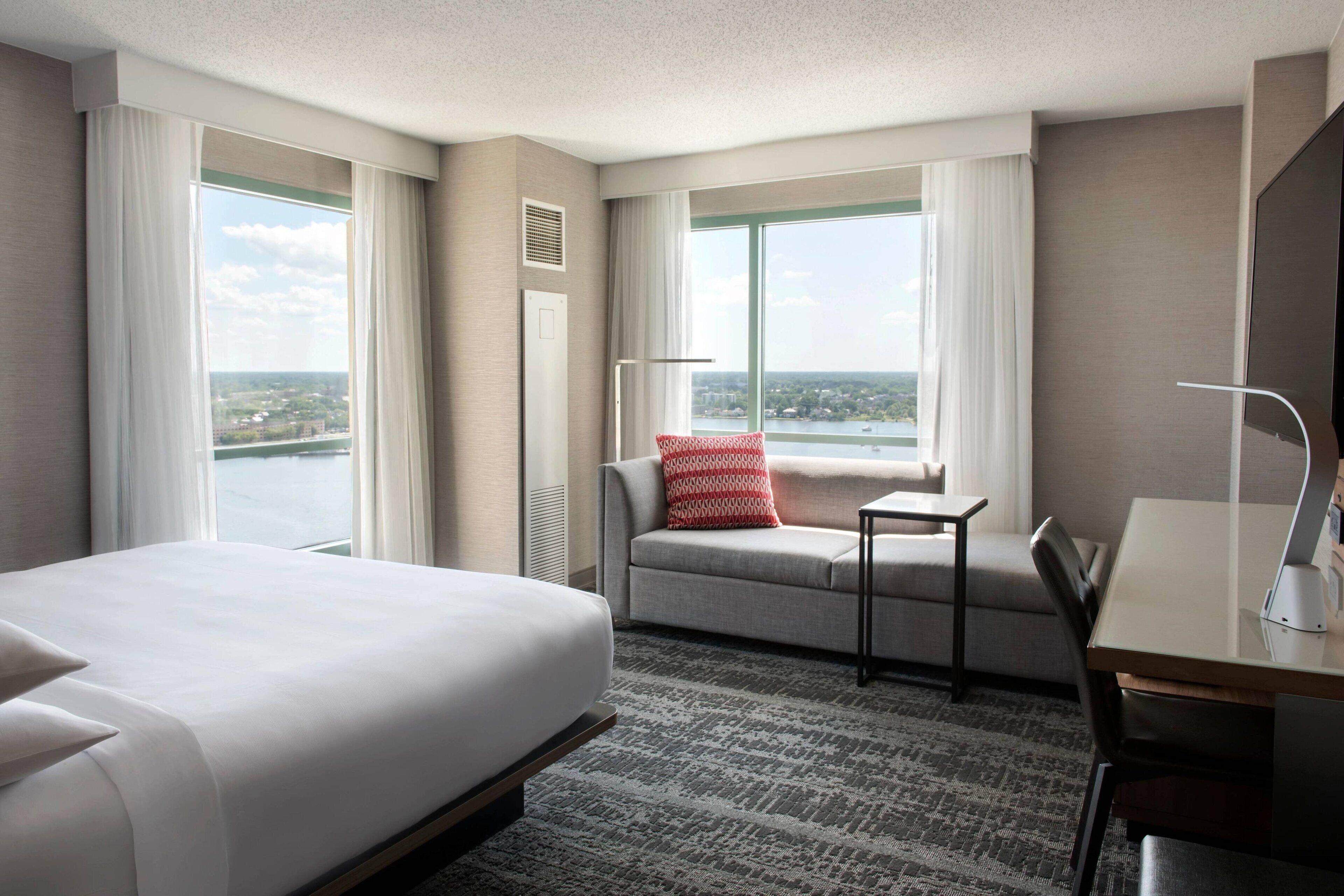 King Room Elizabeth River View,1623658793:JPEG