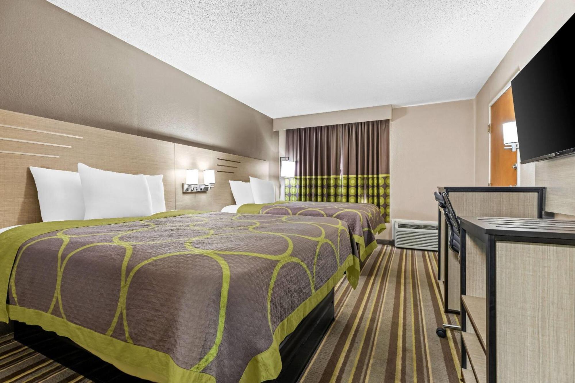 Double Room with Two Double Beds - Non-Smoking