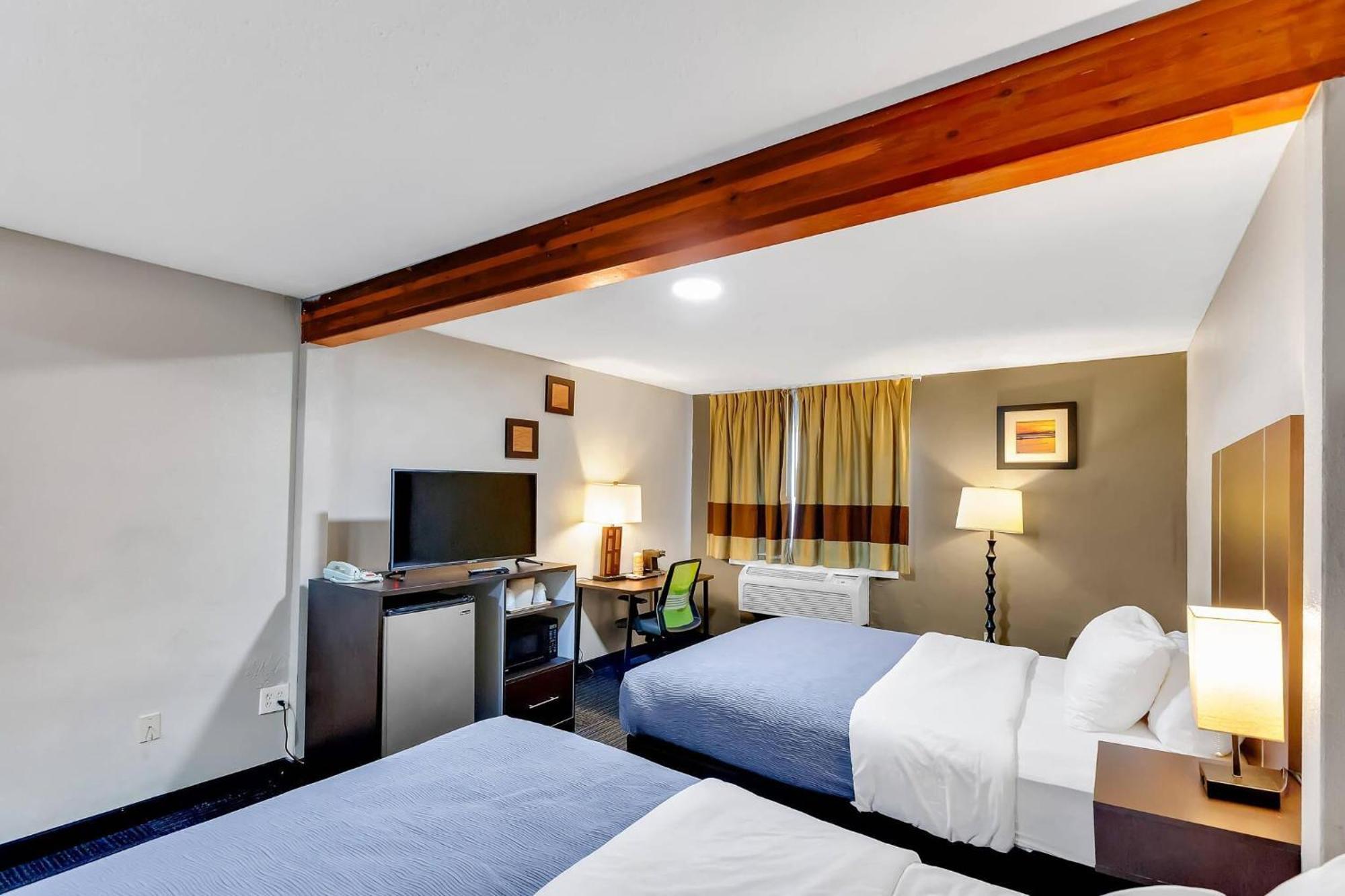 Queen Room with Two Queen Beds - Non-Smoking