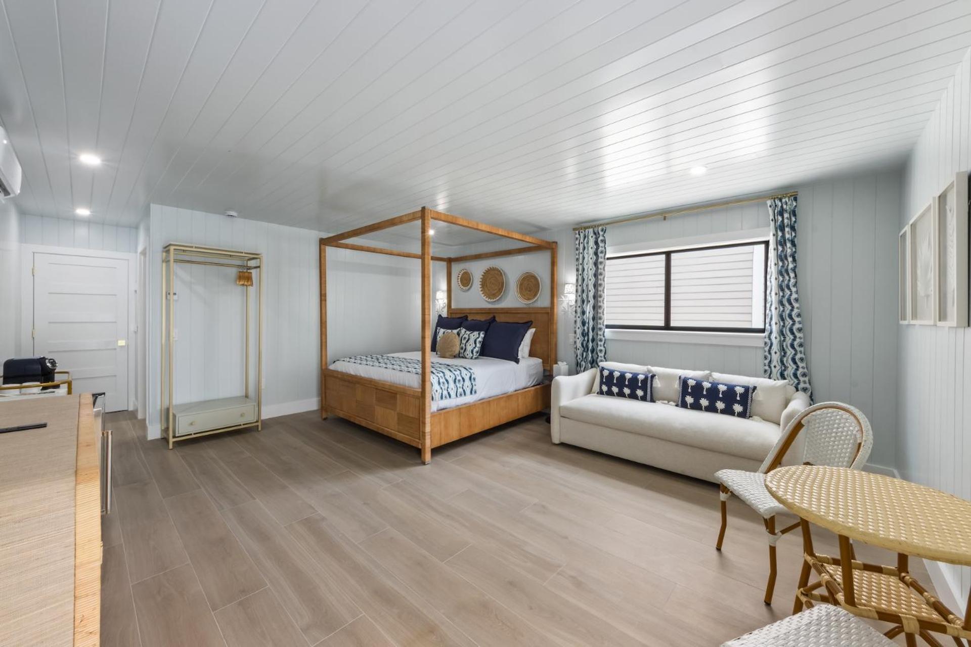 Luxury King Suite