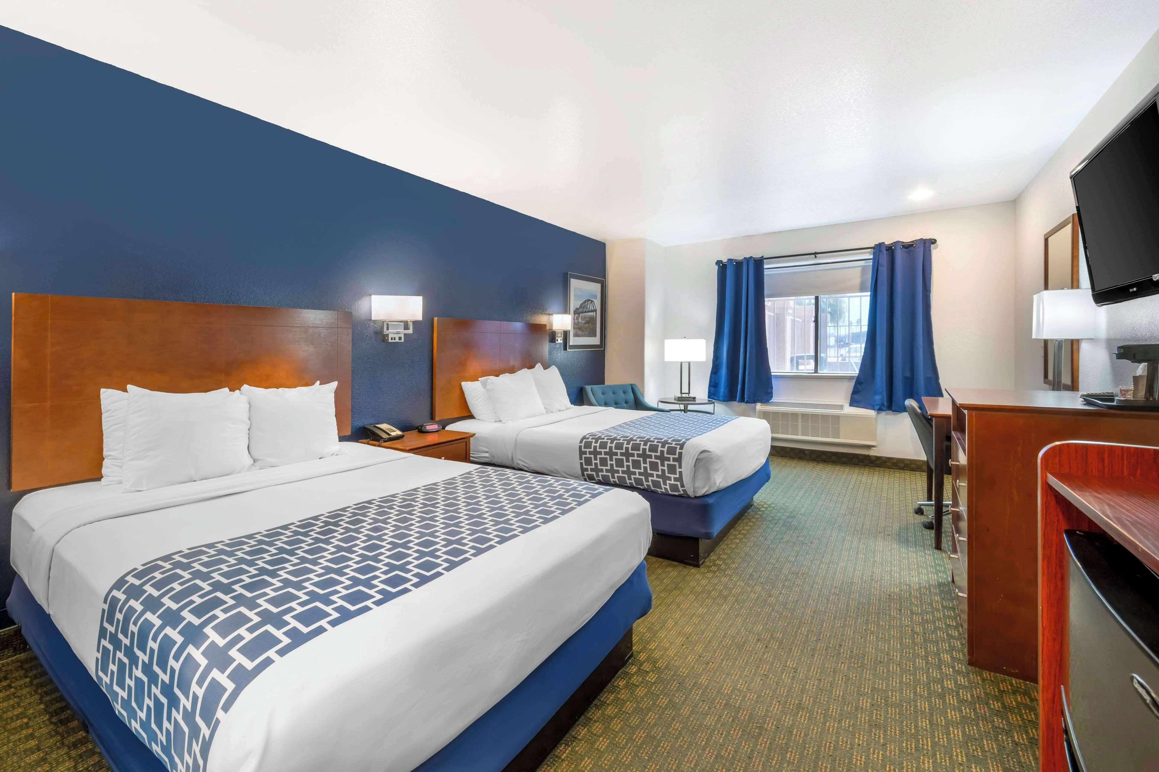 Deluxe Queen Room with Two Queen Beds - Non Smoking