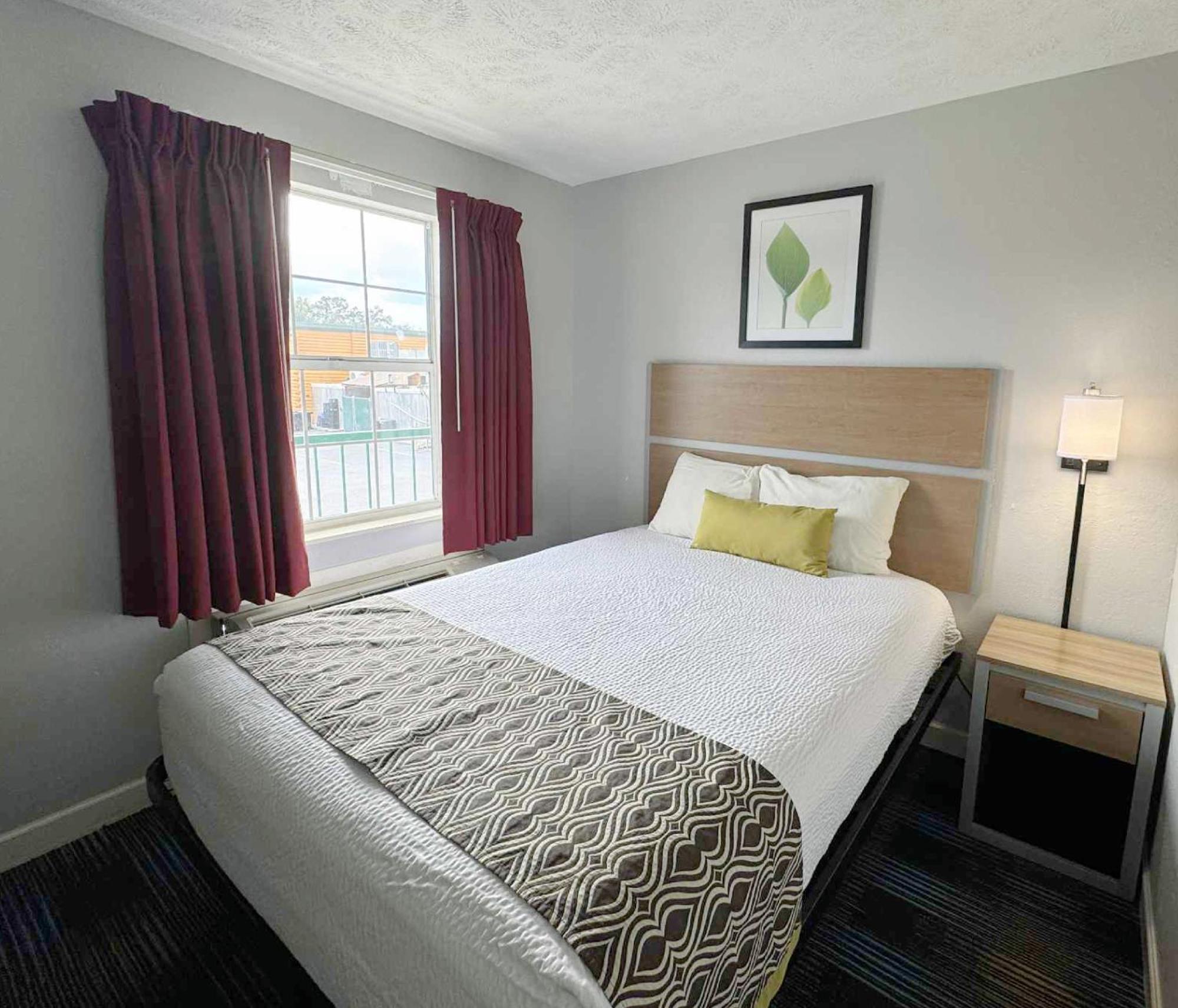 Deluxe Queen Room