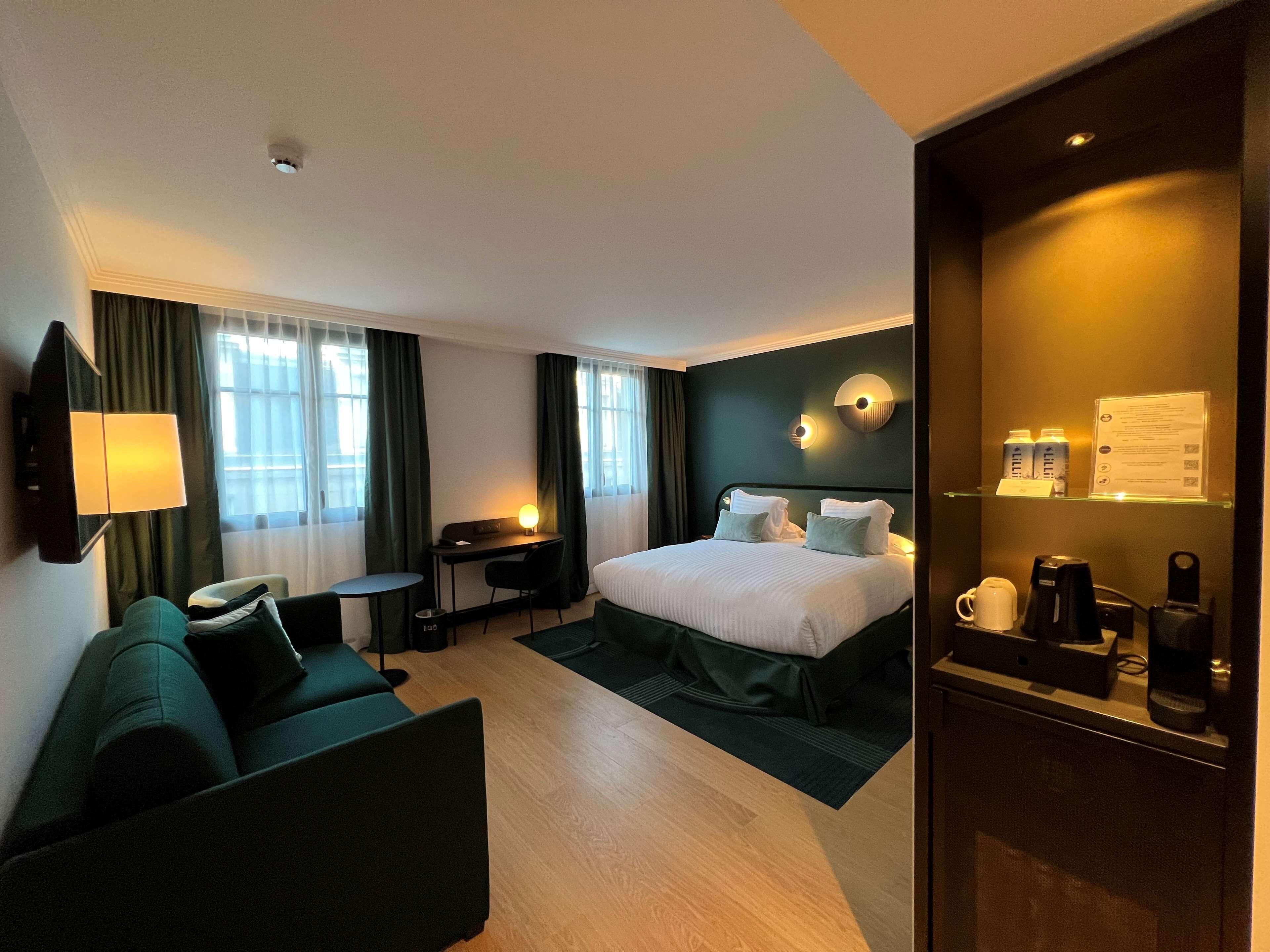Deluxe Familiekamer met Kingsize Bed en Slaapbank