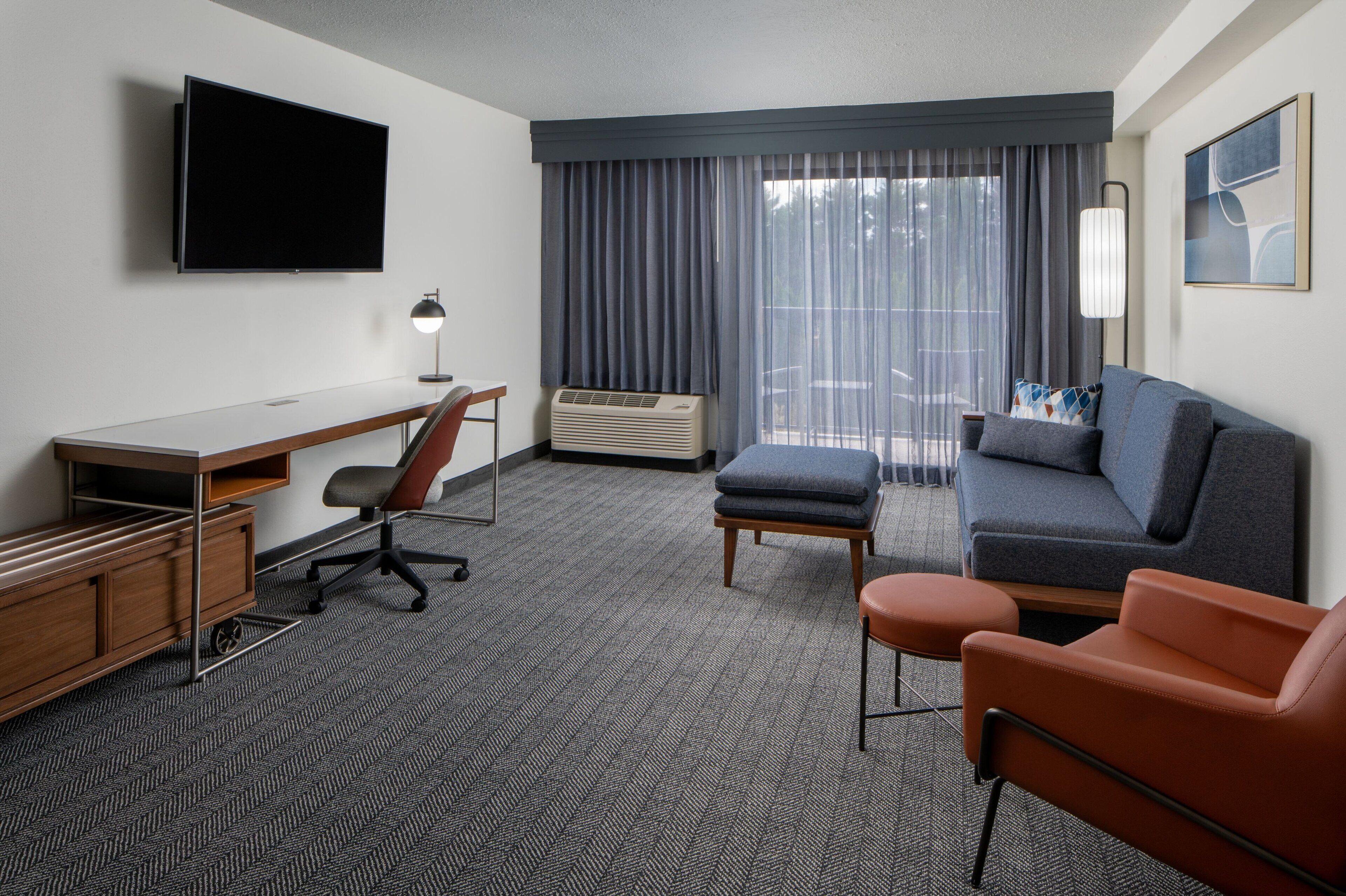 One-Bedroom King Suite with Sofa Bed - Hearing Accessible