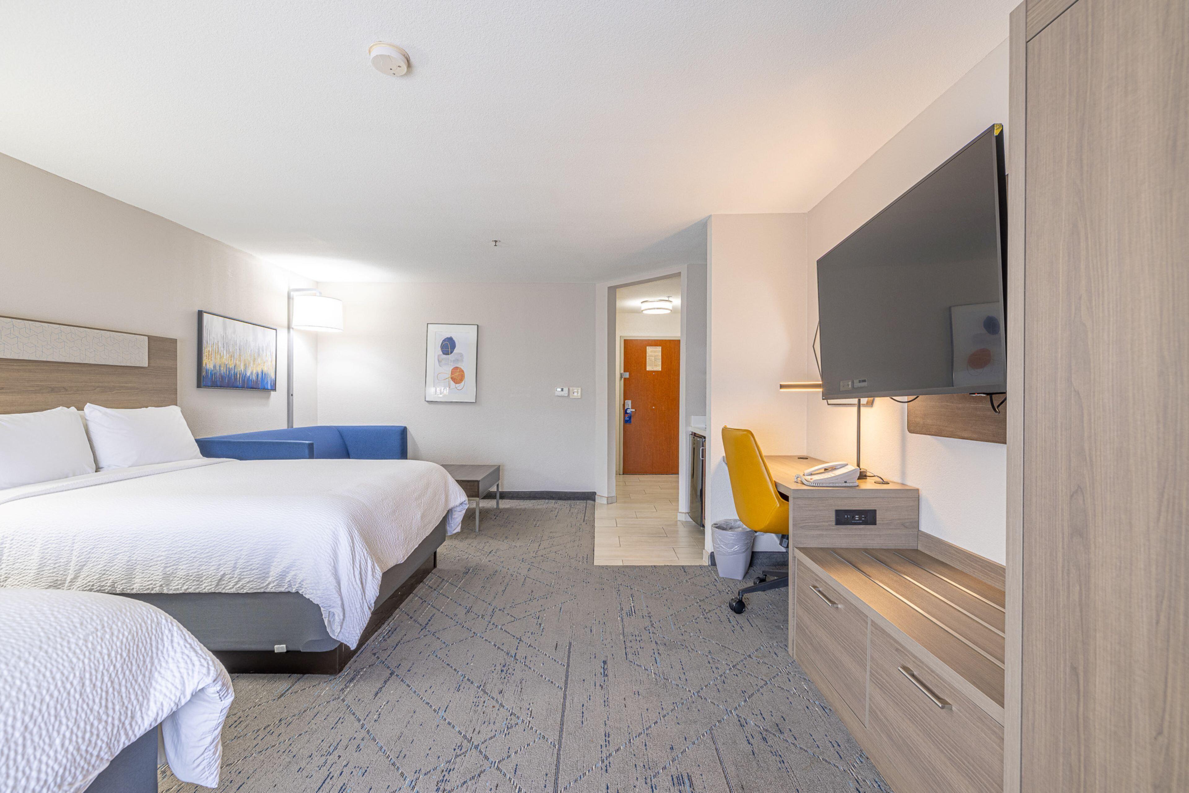 Queen Suite with Sofa Bed